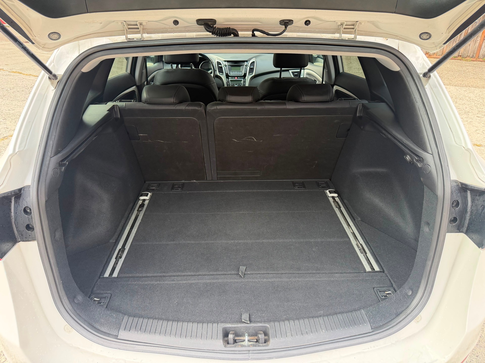HYUNDAI i30 Wagon 1.6 CRDi Premium-image-5