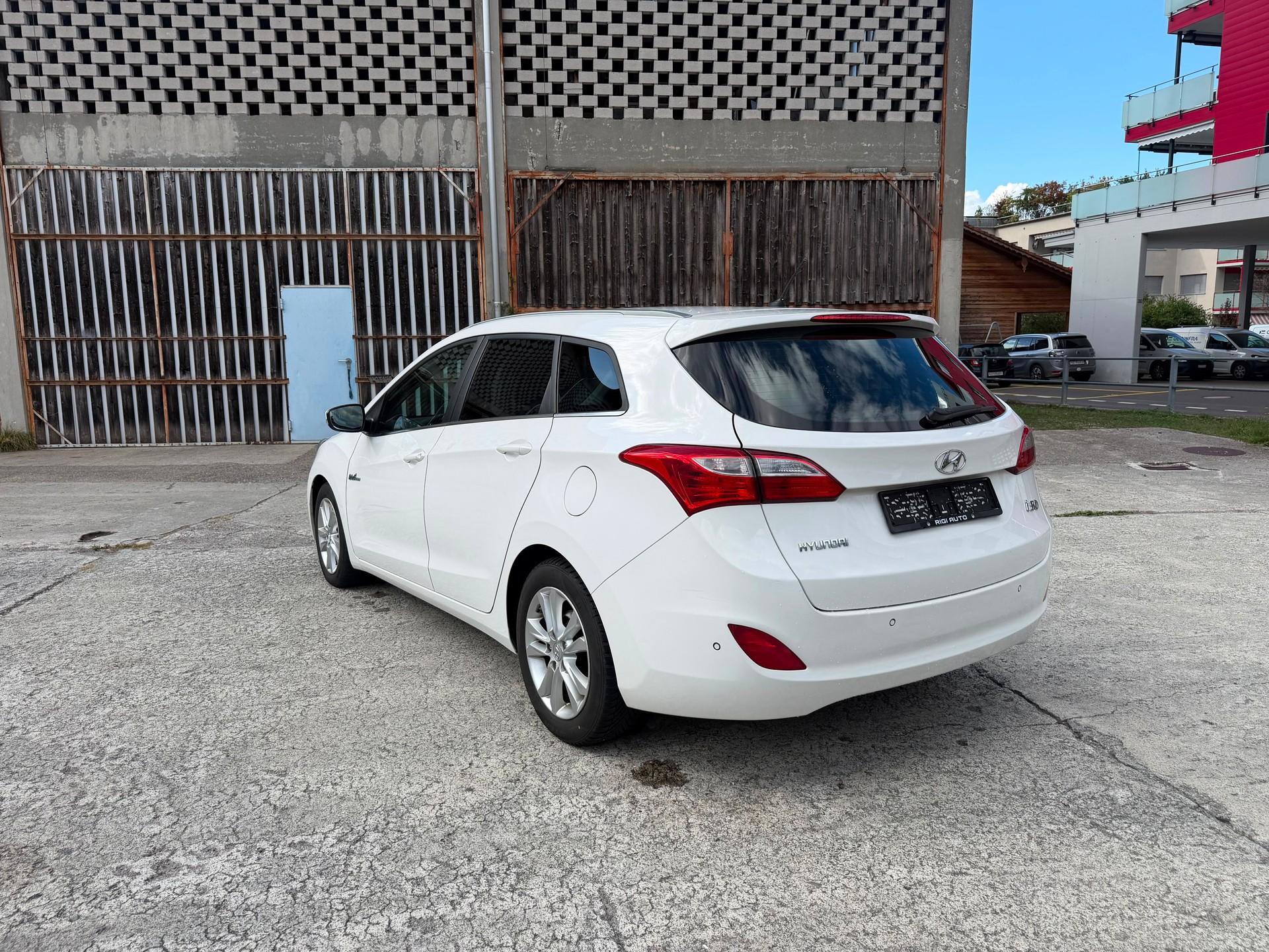 HYUNDAI i30 Wagon 1.6 CRDi Premium-image-2