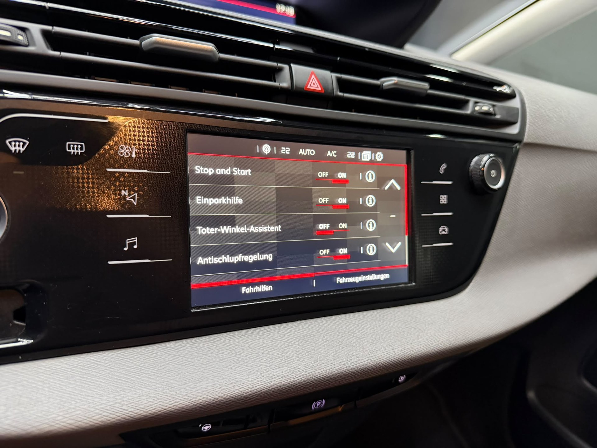 CITROEN Grand C4 Picasso 1.6i 16V THP Shine EAT6-image-9