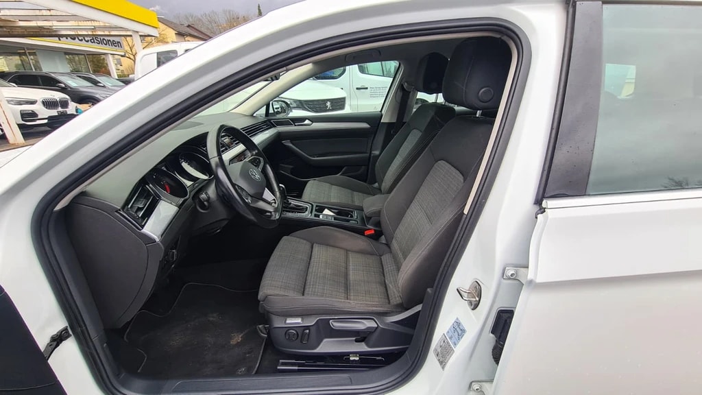 VW Passat 2.0 TDI BMT Elegance DSG ** 200 PS ** Gr-Navi ** RF-Kamera ** Abstandsregelsysteme ** Sitzheizung ** Frisch Ab MFK **-image-13