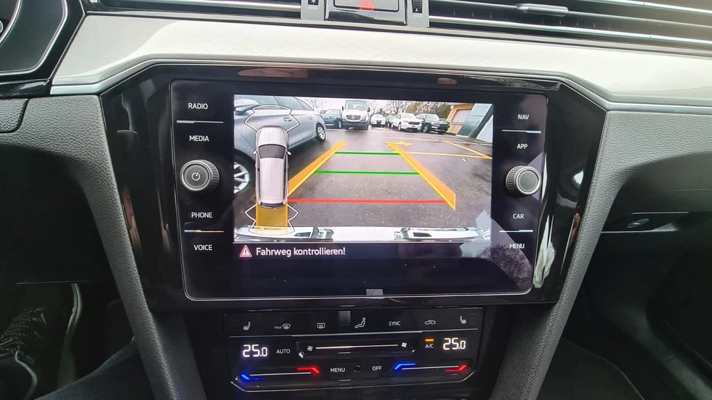 VW Passat 2.0 TDI BMT Elegance DSG ** 200 PS ** Gr-Navi ** RF-Kamera ** Abstandsregelsysteme ** Sitzheizung ** Frisch Ab MFK **-image-11