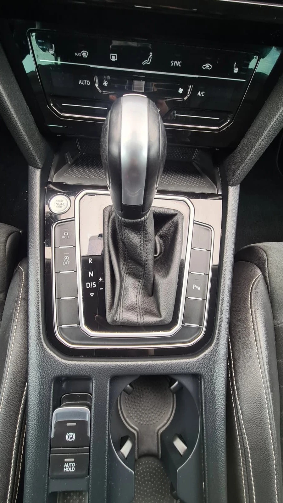 VW Passat 2.0 TDI BMT Elegance DSG ** 200 PS ** Gr-Navi ** RF-Kamera ** Abstandsregelsysteme ** Sitzheizung ** Frisch Ab MFK **-image-9