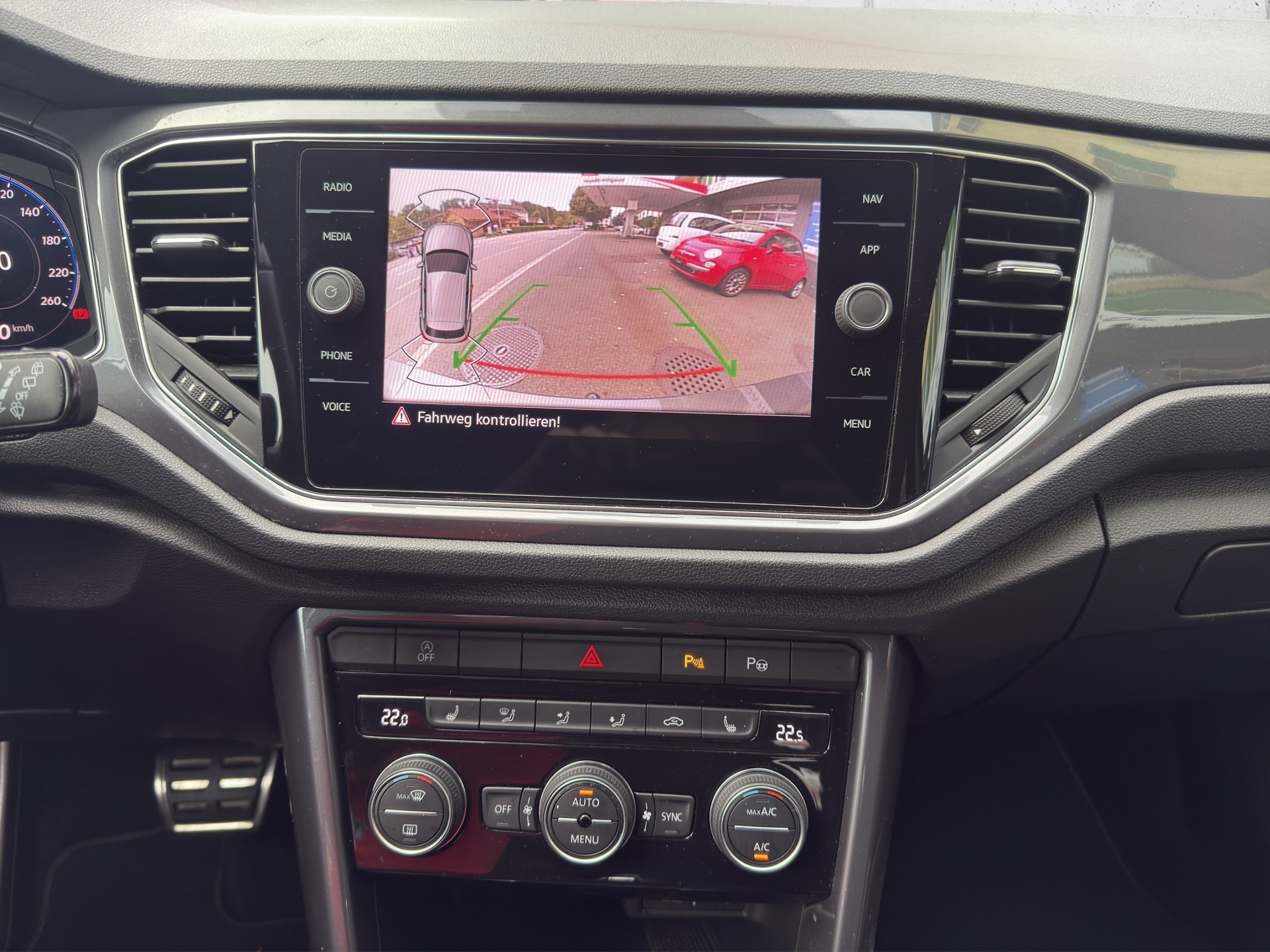 VW T-Roc 2.0 TSI Sport DSG 4Motion-image-11