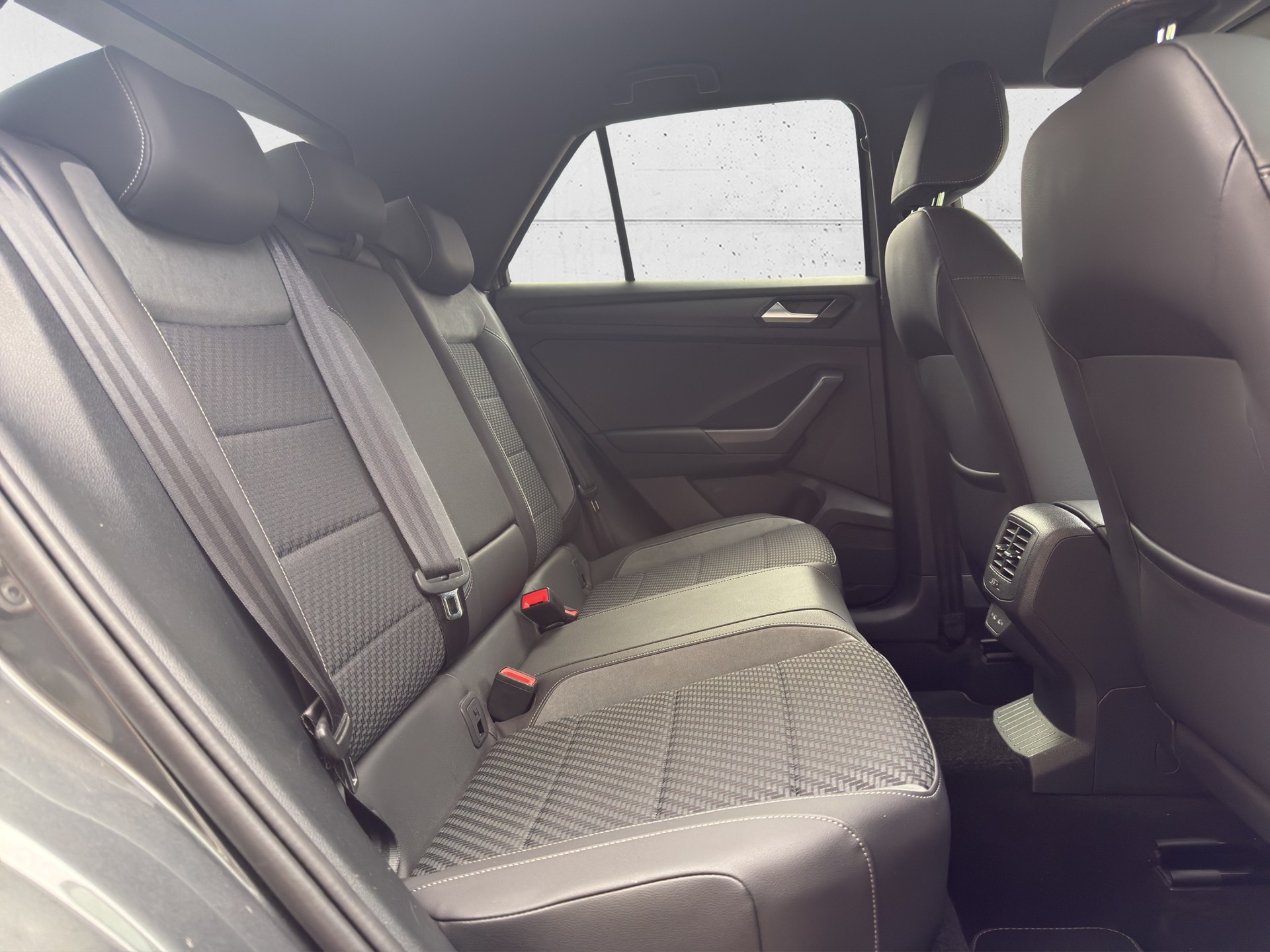 VW T-Roc 2.0 TSI Sport DSG 4Motion-image-13