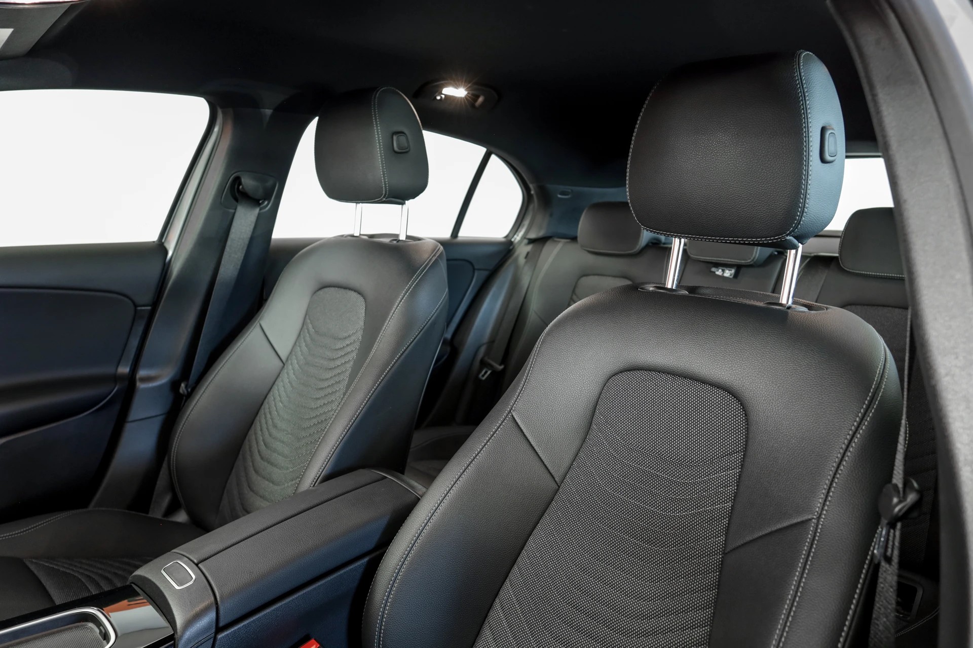 MERCEDES-BENZ A 180 7G-DCT MULTIBEAM LED / DISTRONIC / Caméra de recul-image-12