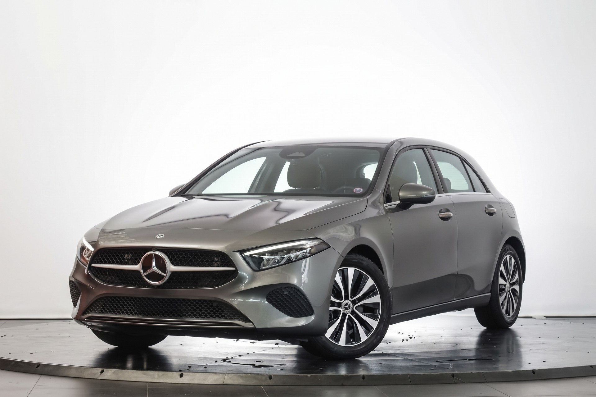 MERCEDES-BENZ A 180 7G-DCT MULTIBEAM LED / DISTRONIC / Caméra de recul-image-3