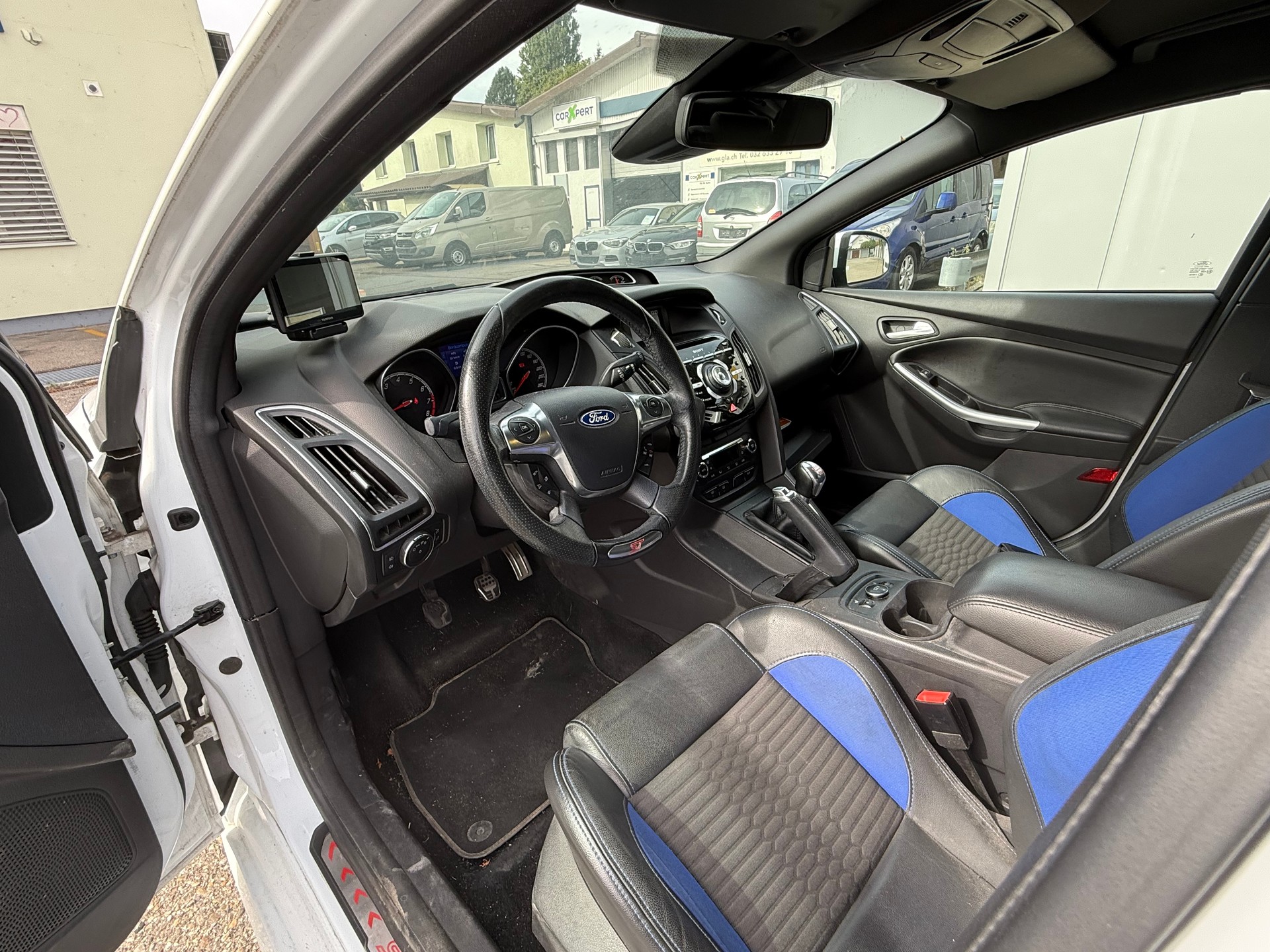 FORD Focus 2.0 SCTi ST-1-image-9