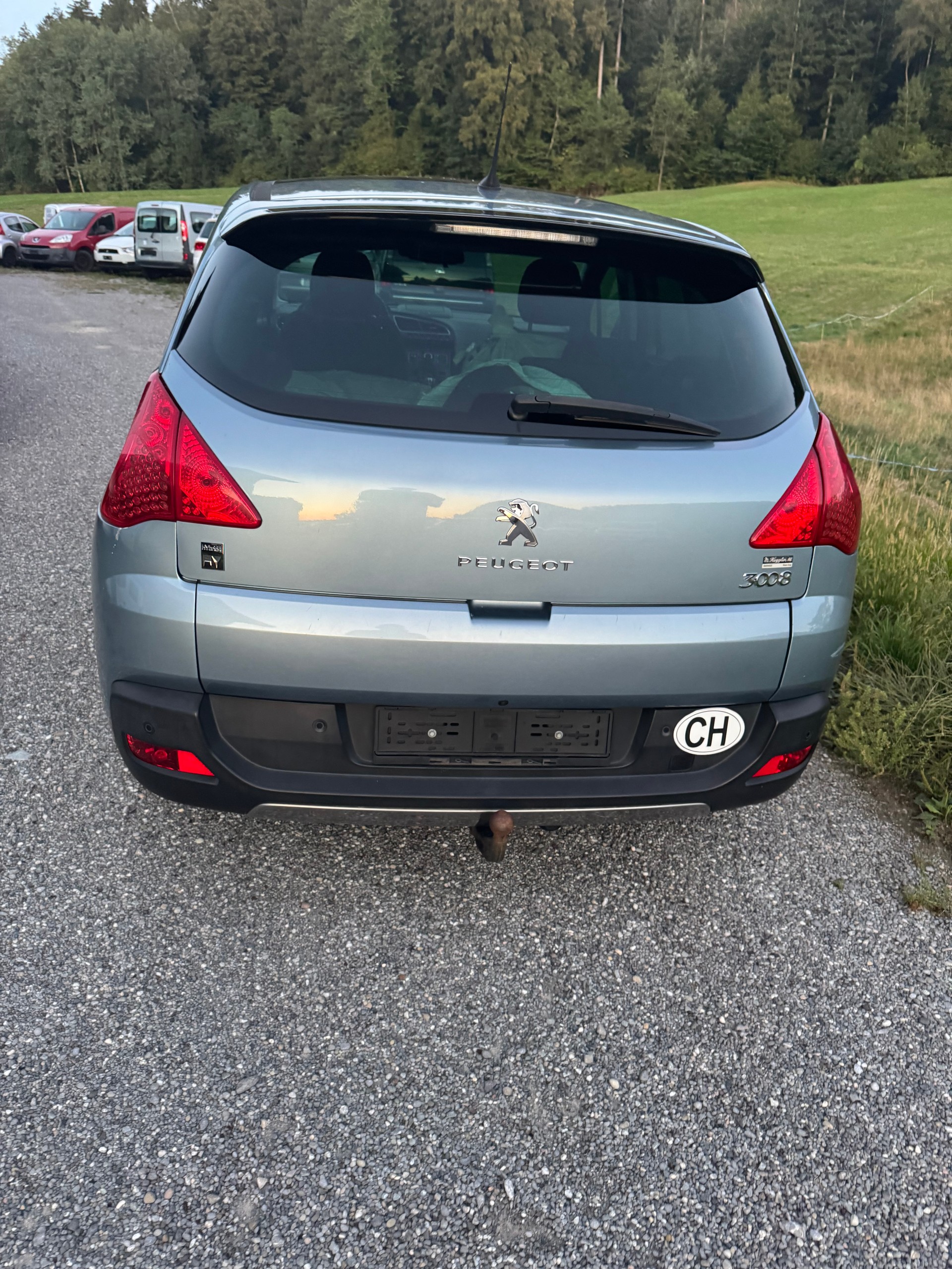 PEUGEOT 3008 HYbrid4 2.0 HDI EGS6-image-3