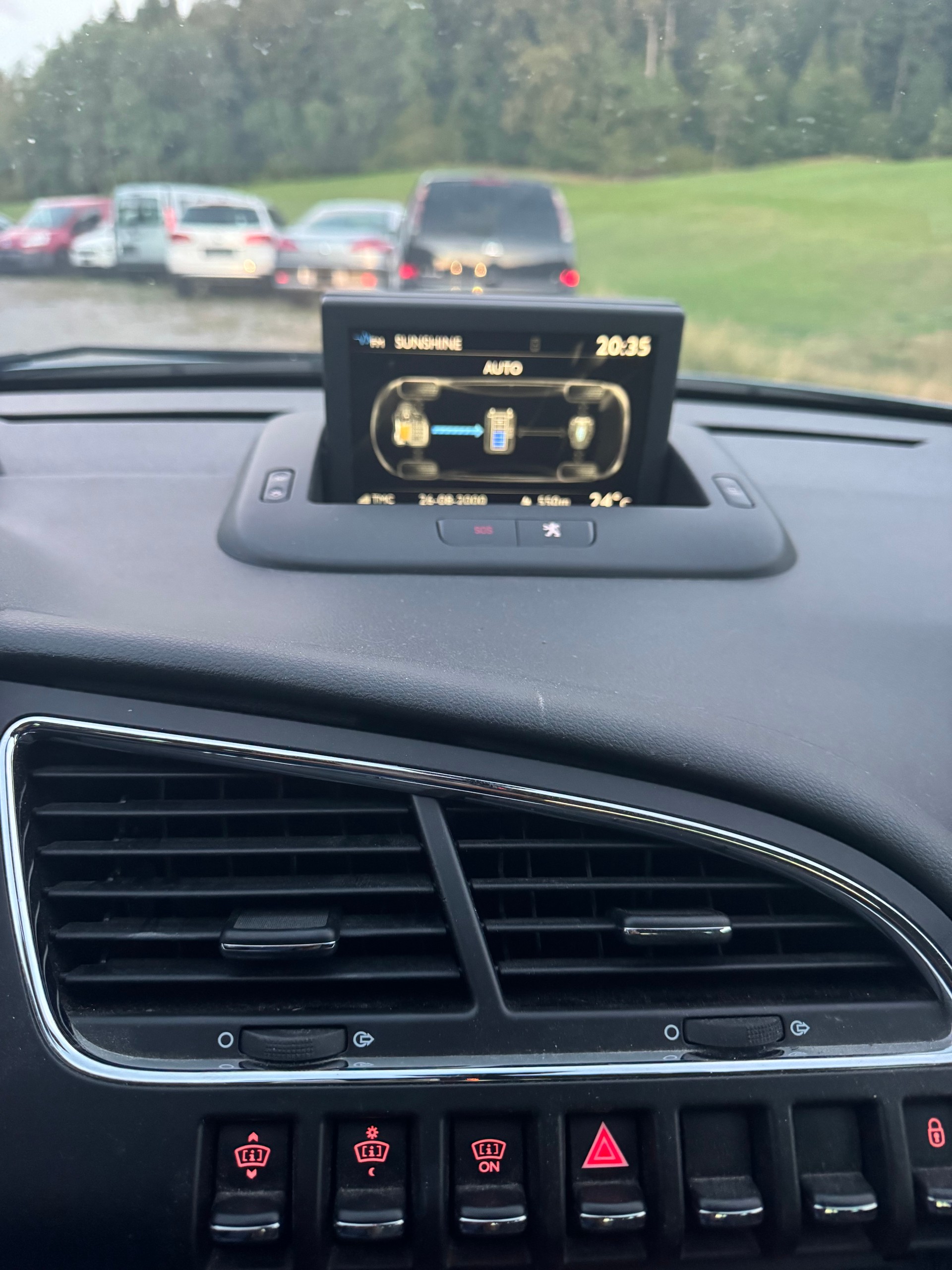 PEUGEOT 3008 HYbrid4 2.0 HDI EGS6-image-15