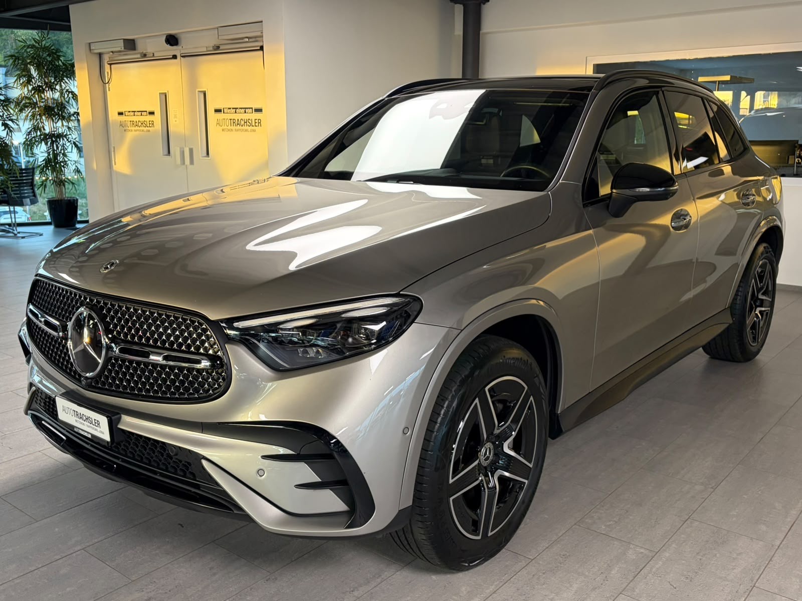 MERCEDES-BENZ GLC 300 e 4Matic EQ Star 9G-Tronic-image-3