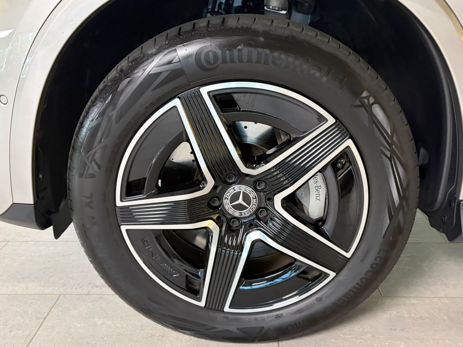 MERCEDES-BENZ GLC 300 e 4Matic EQ Star 9G-Tronic-image-5