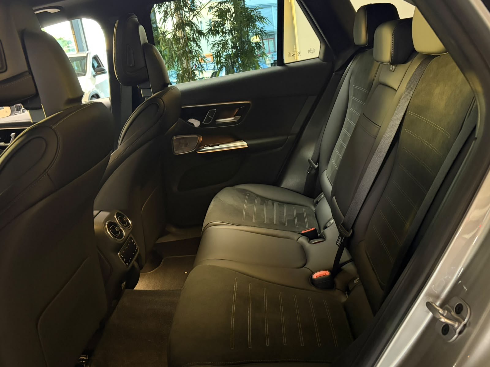 MERCEDES-BENZ GLC 300 e 4Matic EQ Star 9G-Tronic-image-6