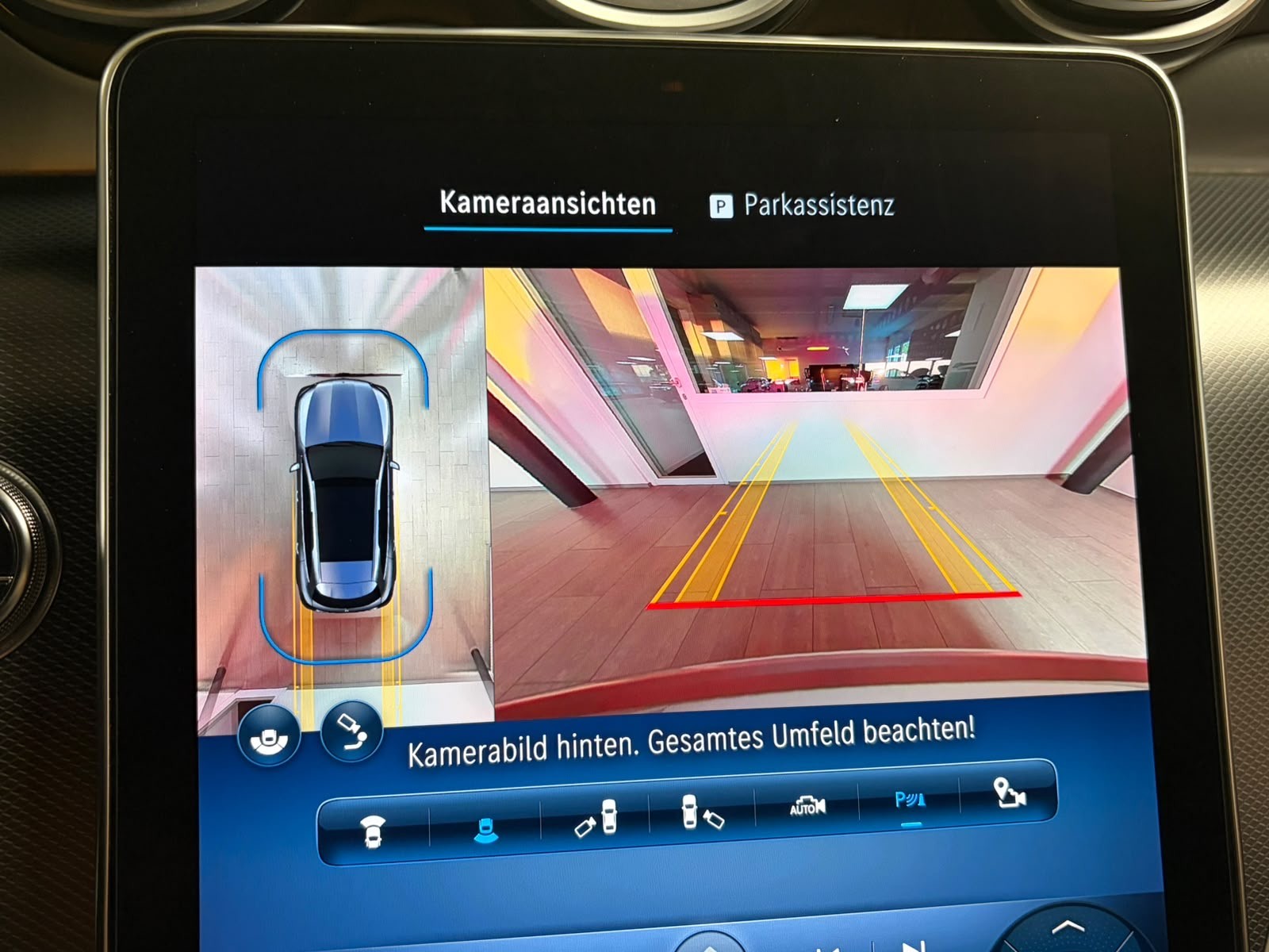 MERCEDES-BENZ GLC 300 e 4Matic EQ Star 9G-Tronic-image-11