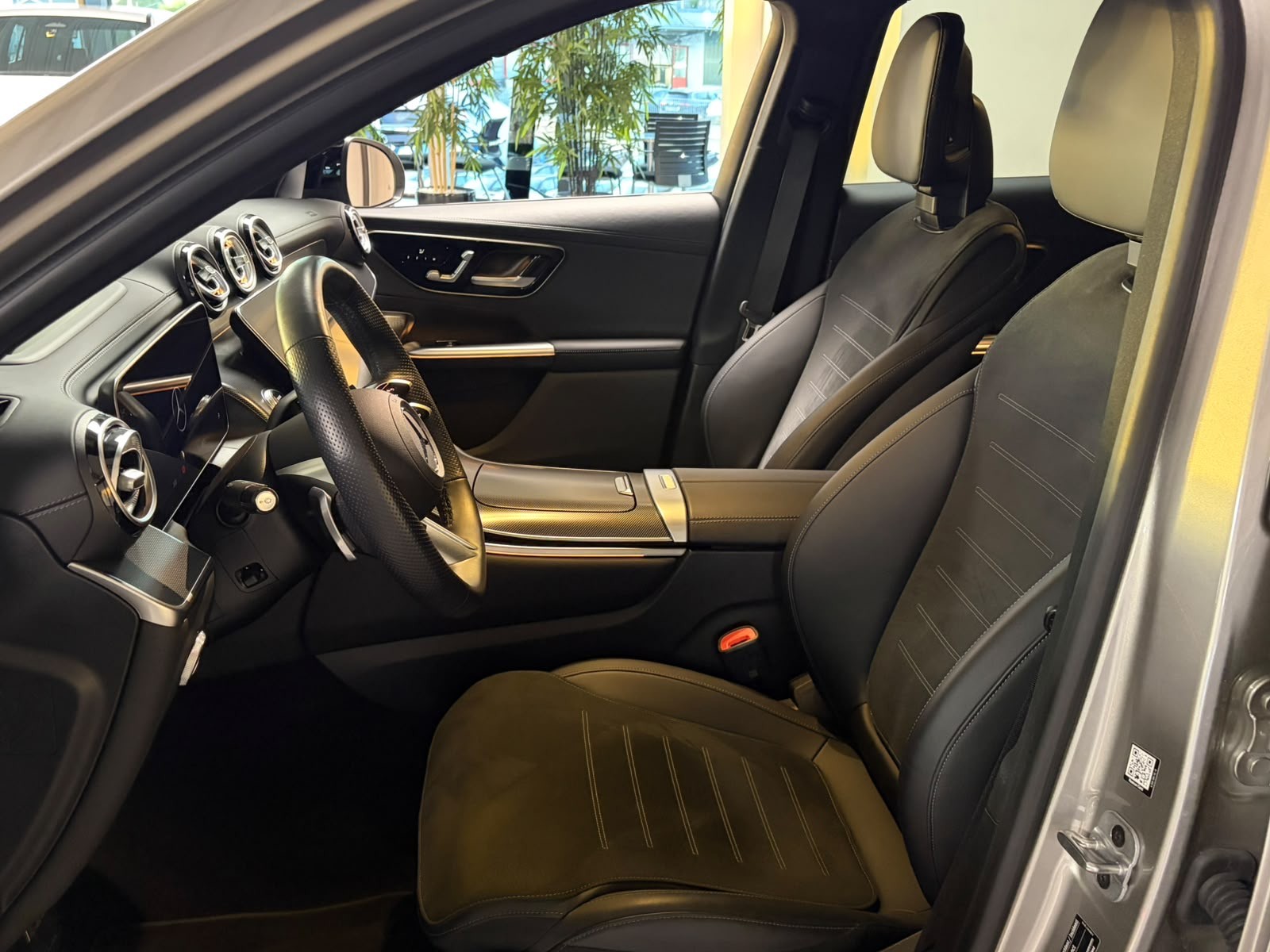 MERCEDES-BENZ GLC 300 e 4Matic EQ Star 9G-Tronic-image-8