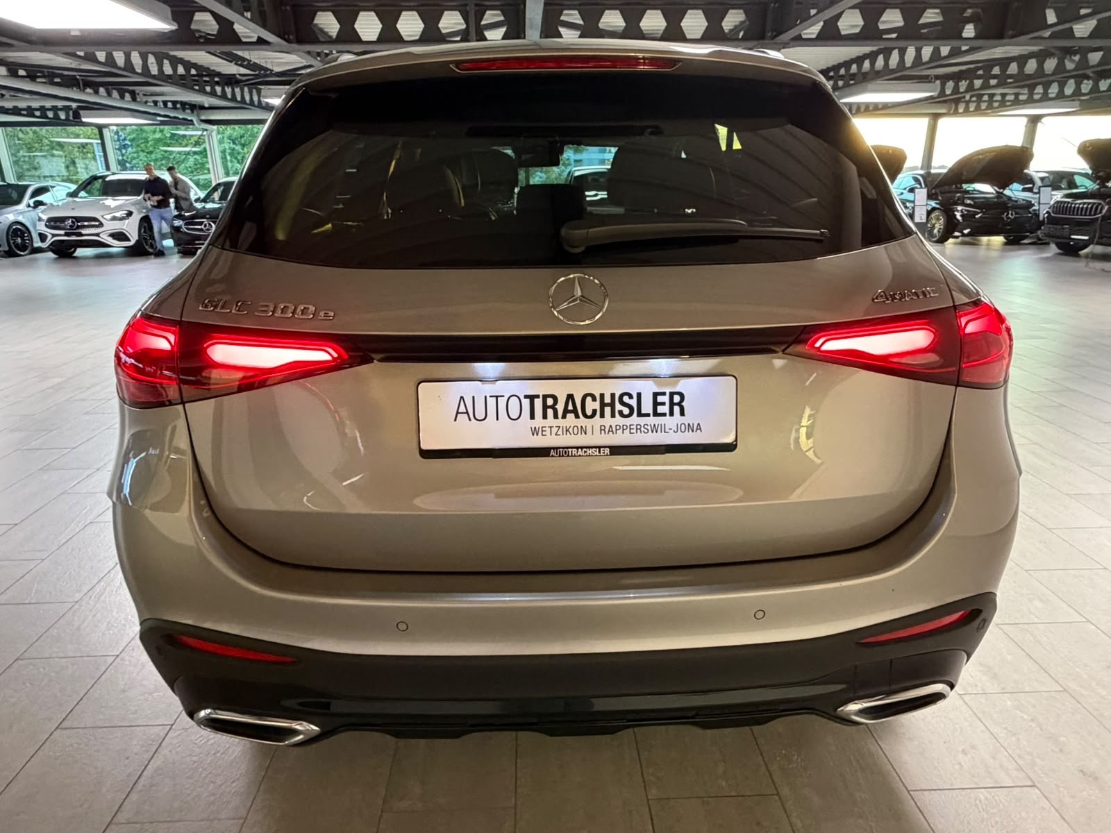 MERCEDES-BENZ GLC 300 e 4Matic EQ Star 9G-Tronic-image-4