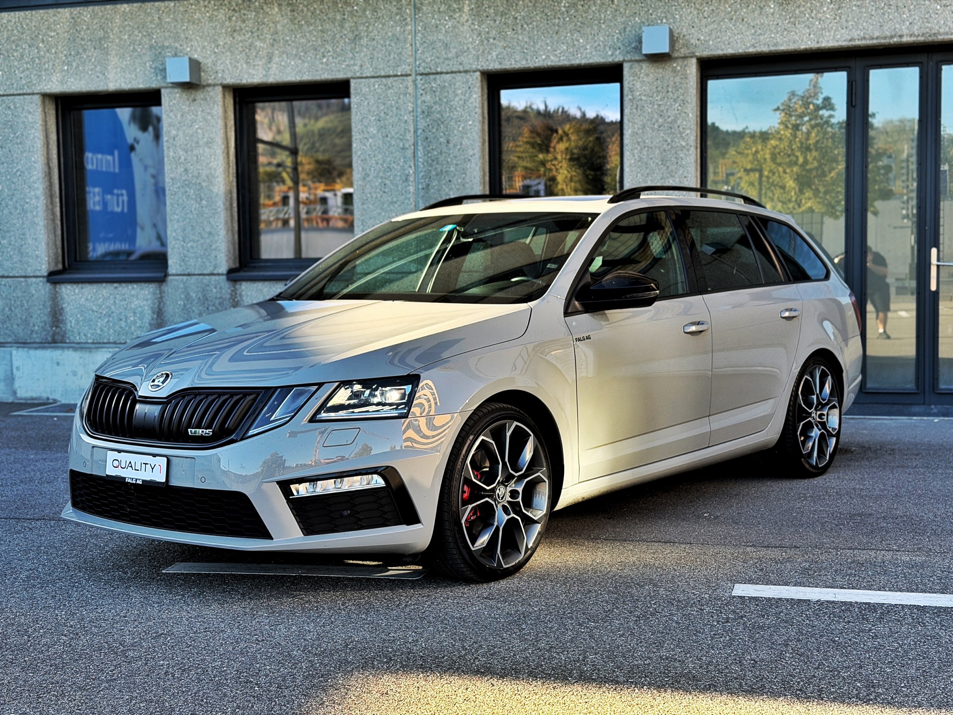 SKODA Octavia Combi 2.0 TDI RS DSG-image-0