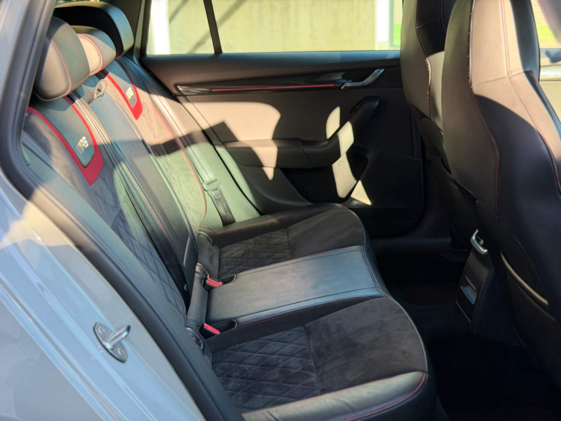 SKODA Octavia Combi 2.0 TDI RS DSG-image-19