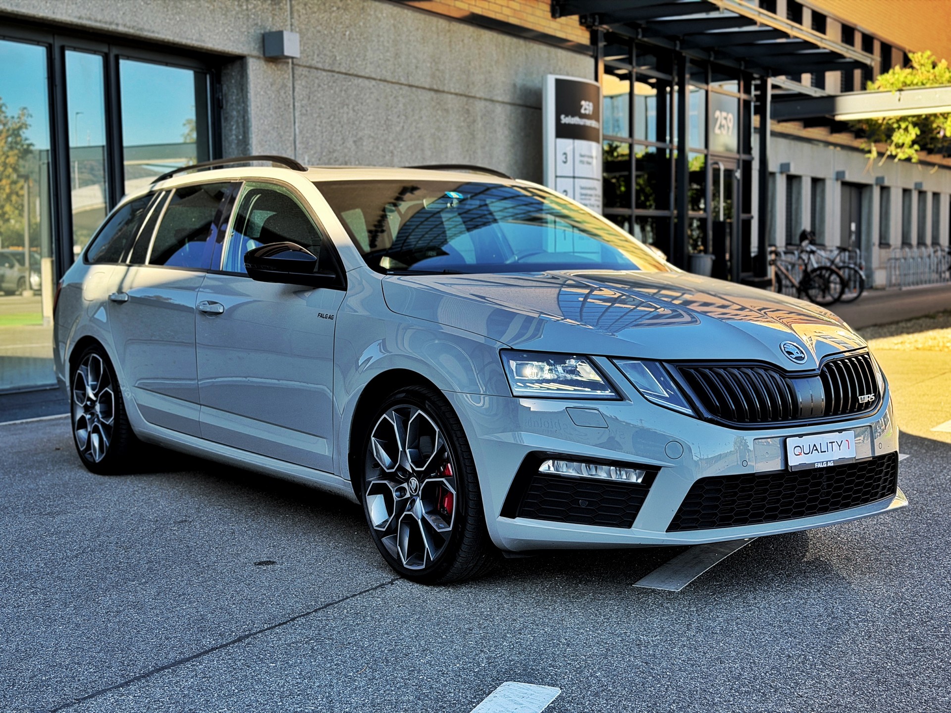 SKODA Octavia Combi 2.0 TDI RS DSG-image-5