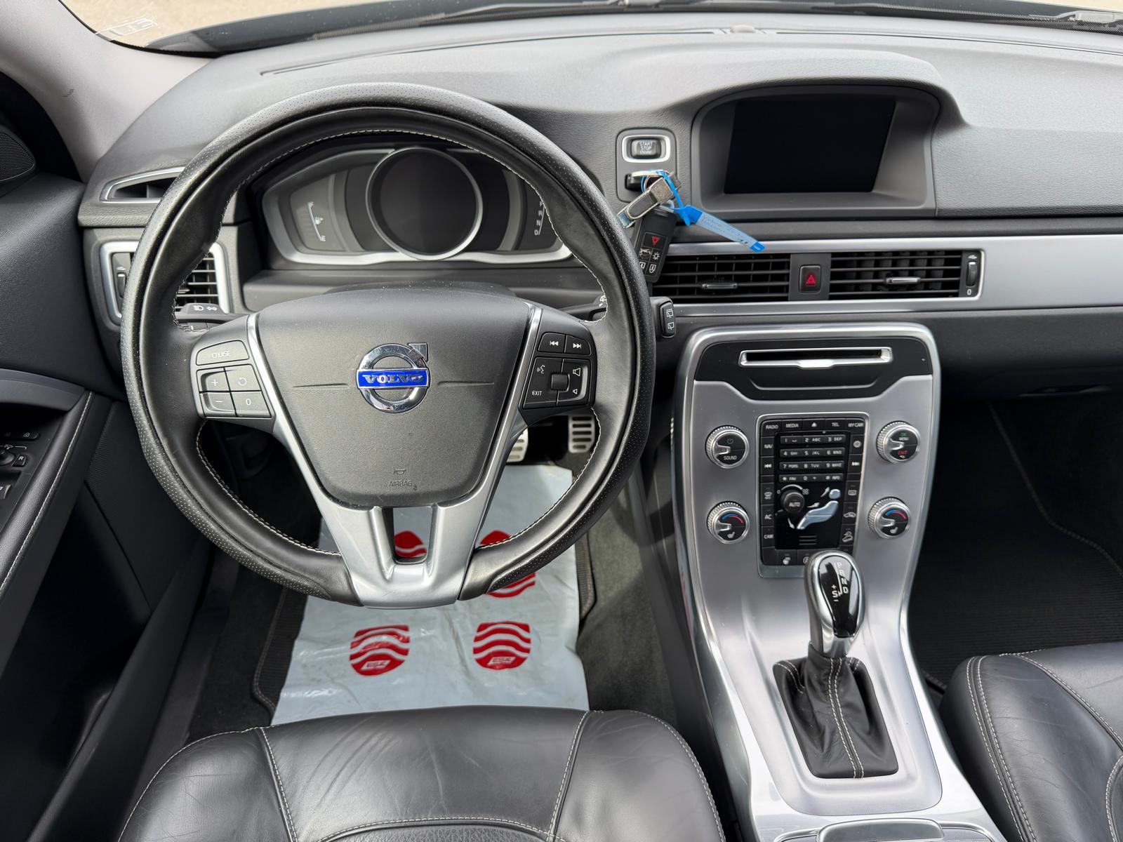 VOLVO XC70 2.4 D4 Classic Edition AWD-image-9