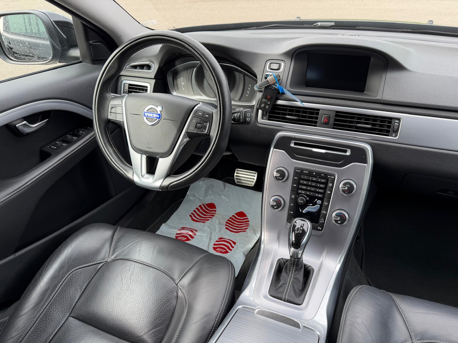 VOLVO XC70 2.4 D4 Classic Edition AWD-image-11