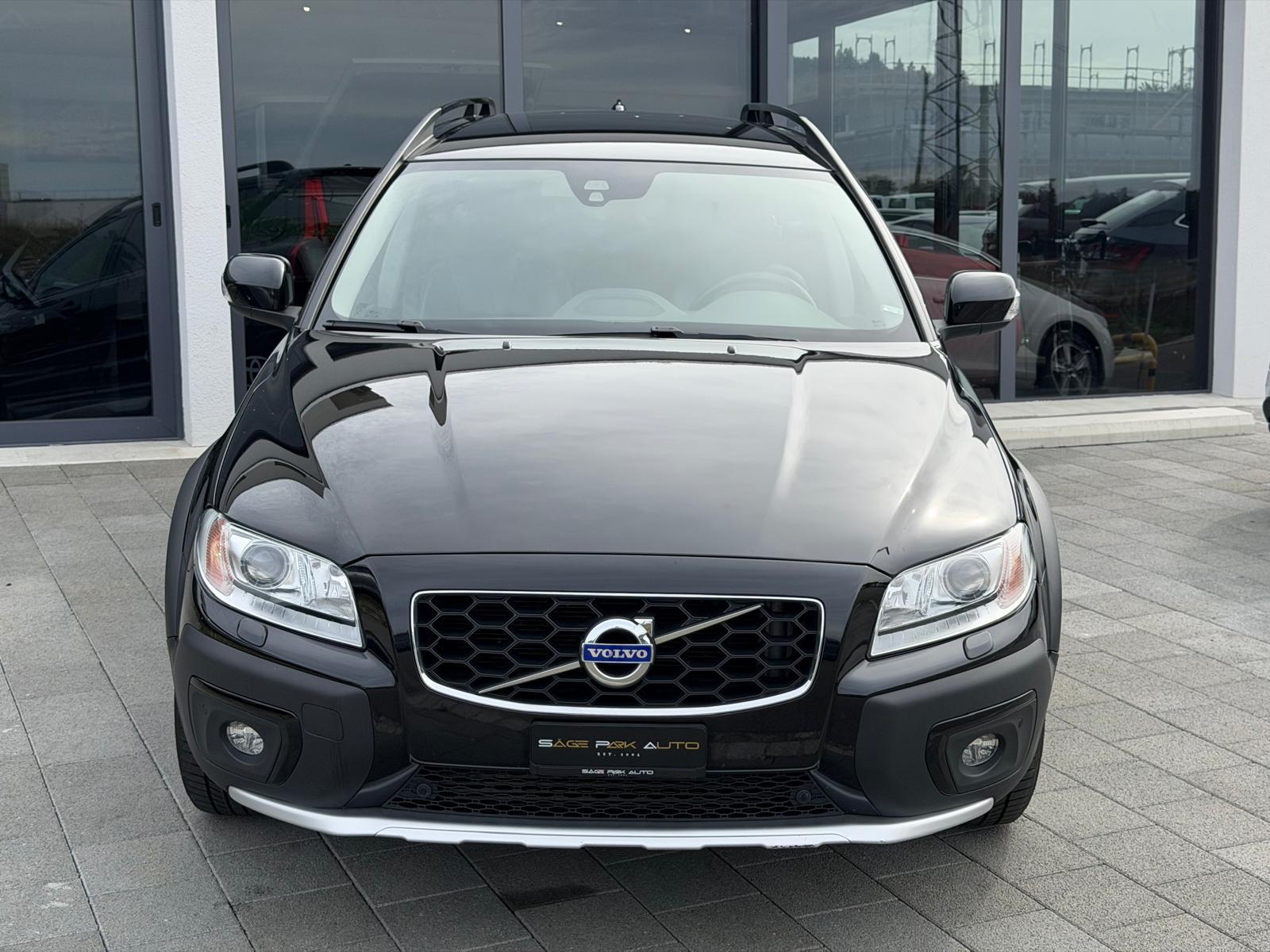 VOLVO XC70 2.4 D4 Classic Edition AWD-image-2