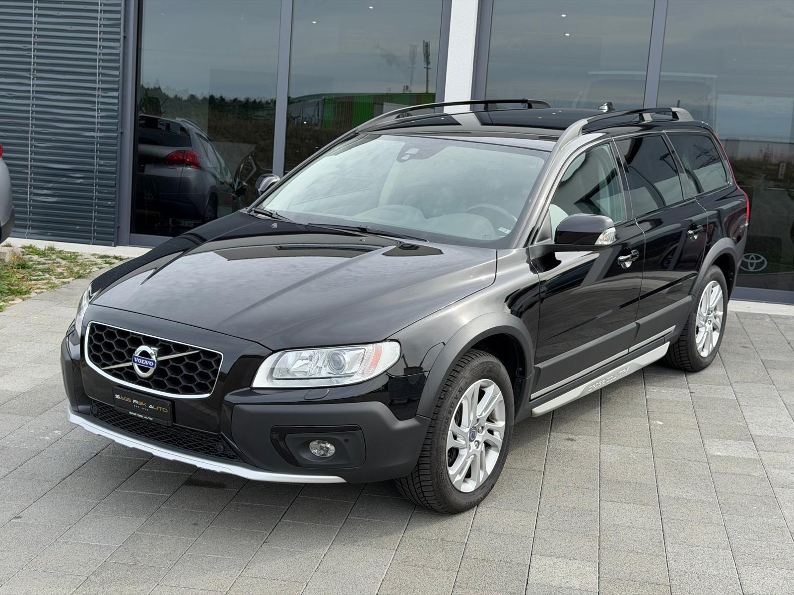 VOLVO XC70 2.4 D4 Classic Edition AWD-image-0