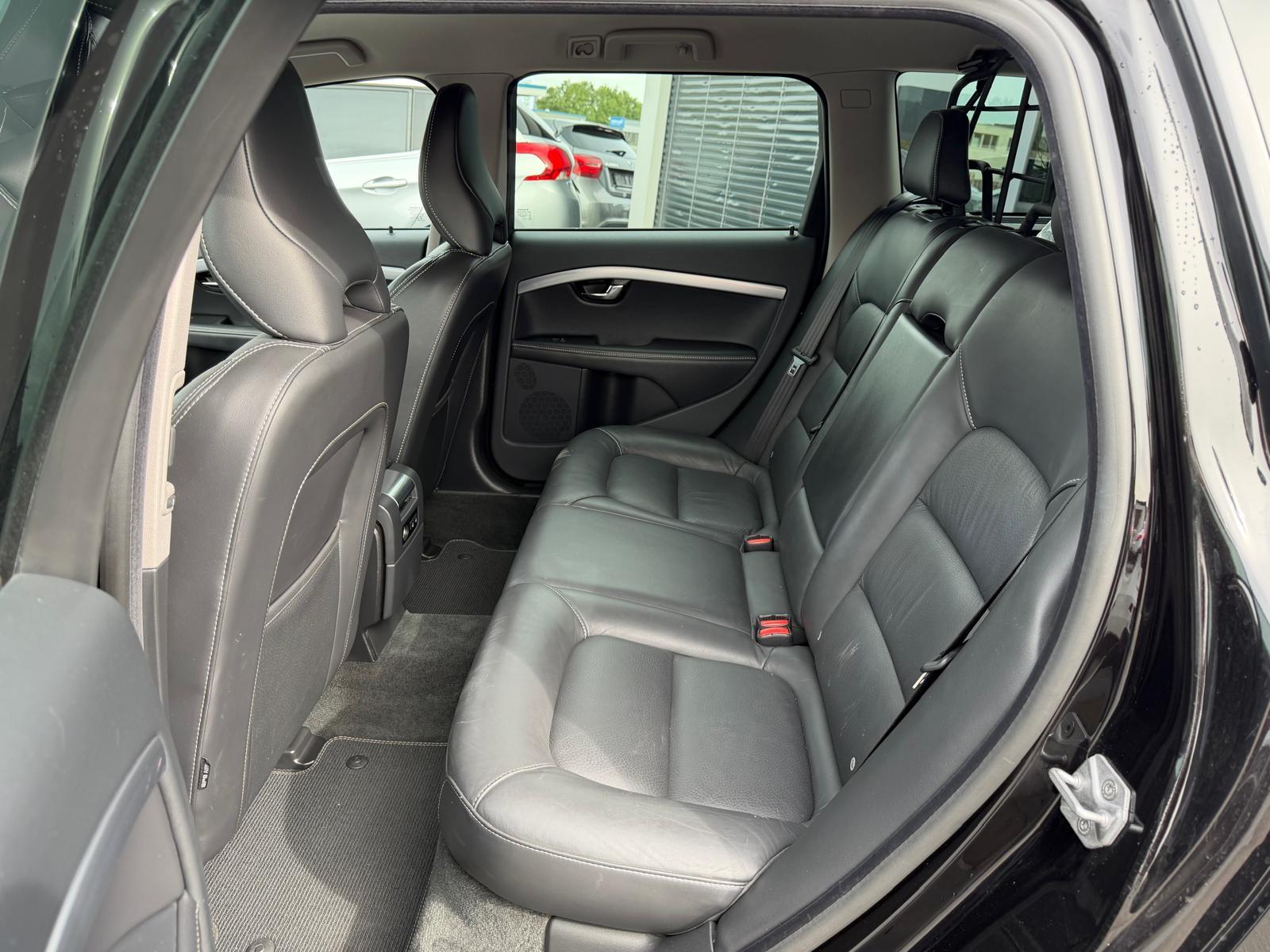 VOLVO XC70 2.4 D4 Classic Edition AWD-image-19