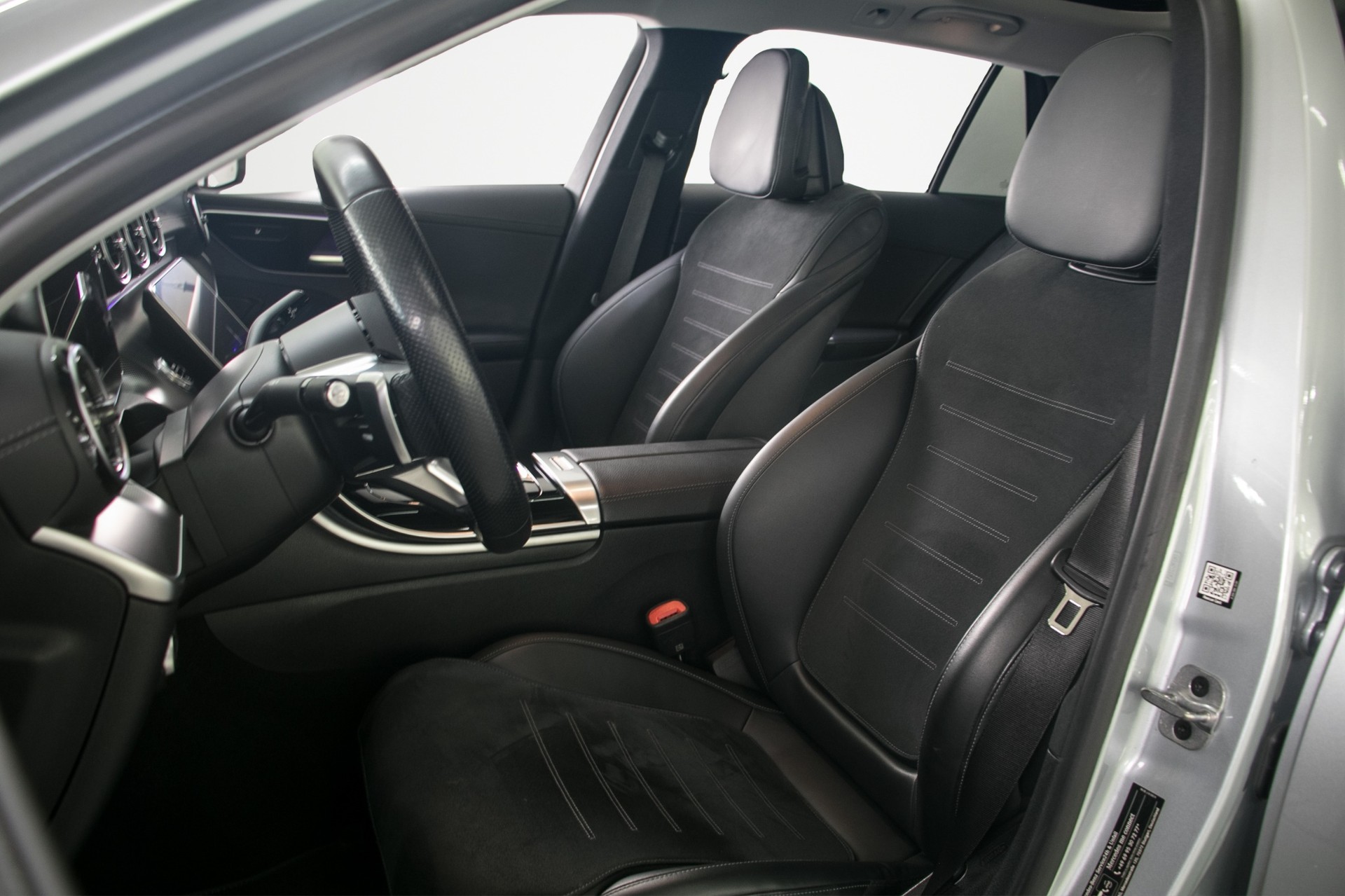 MERCEDES-BENZ C 200 T 4Matic AMG Line-image-10