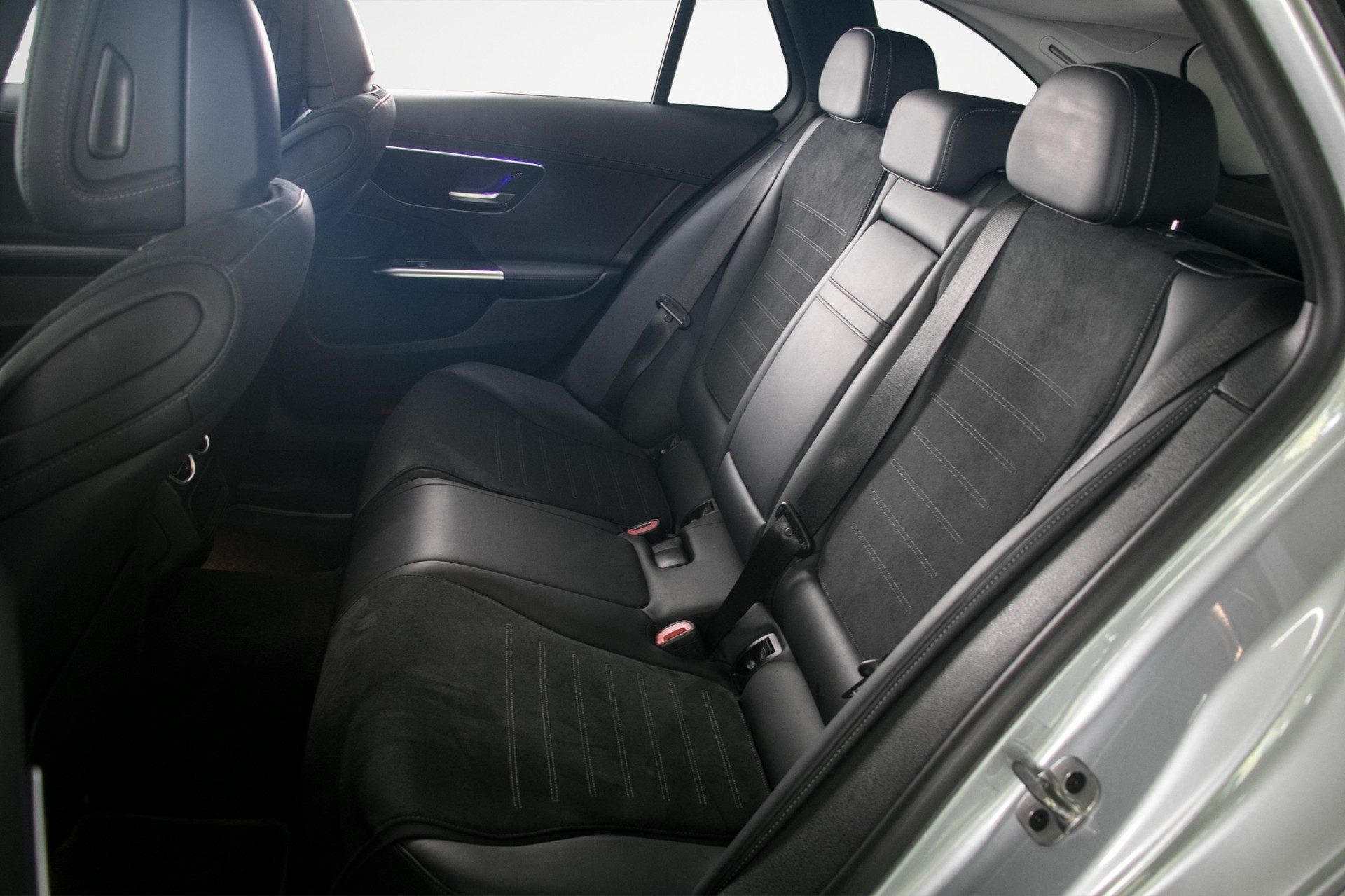 MERCEDES-BENZ C 200 T 4Matic AMG Line-image-11