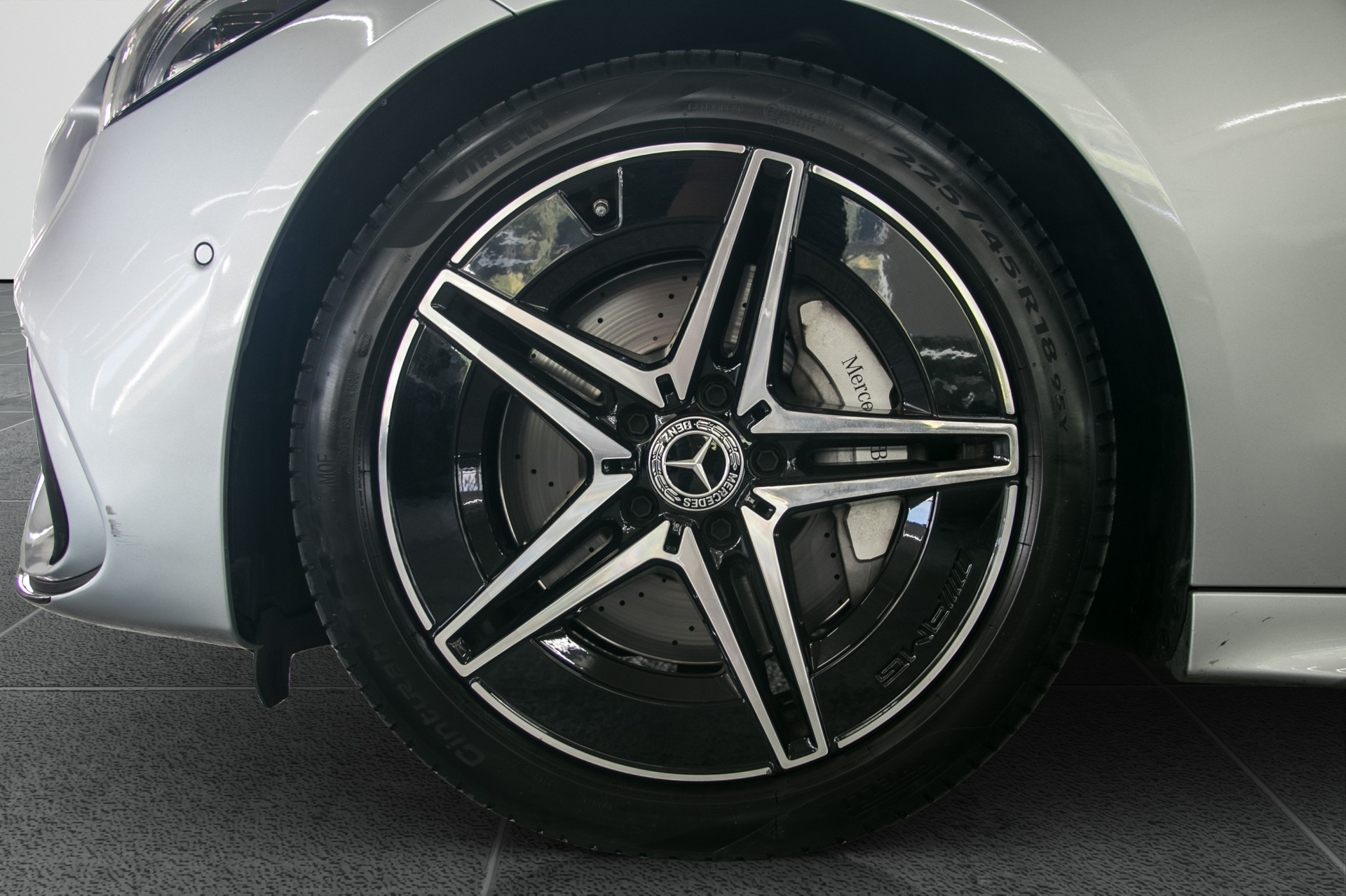 MERCEDES-BENZ C 200 T 4Matic AMG Line-image-16