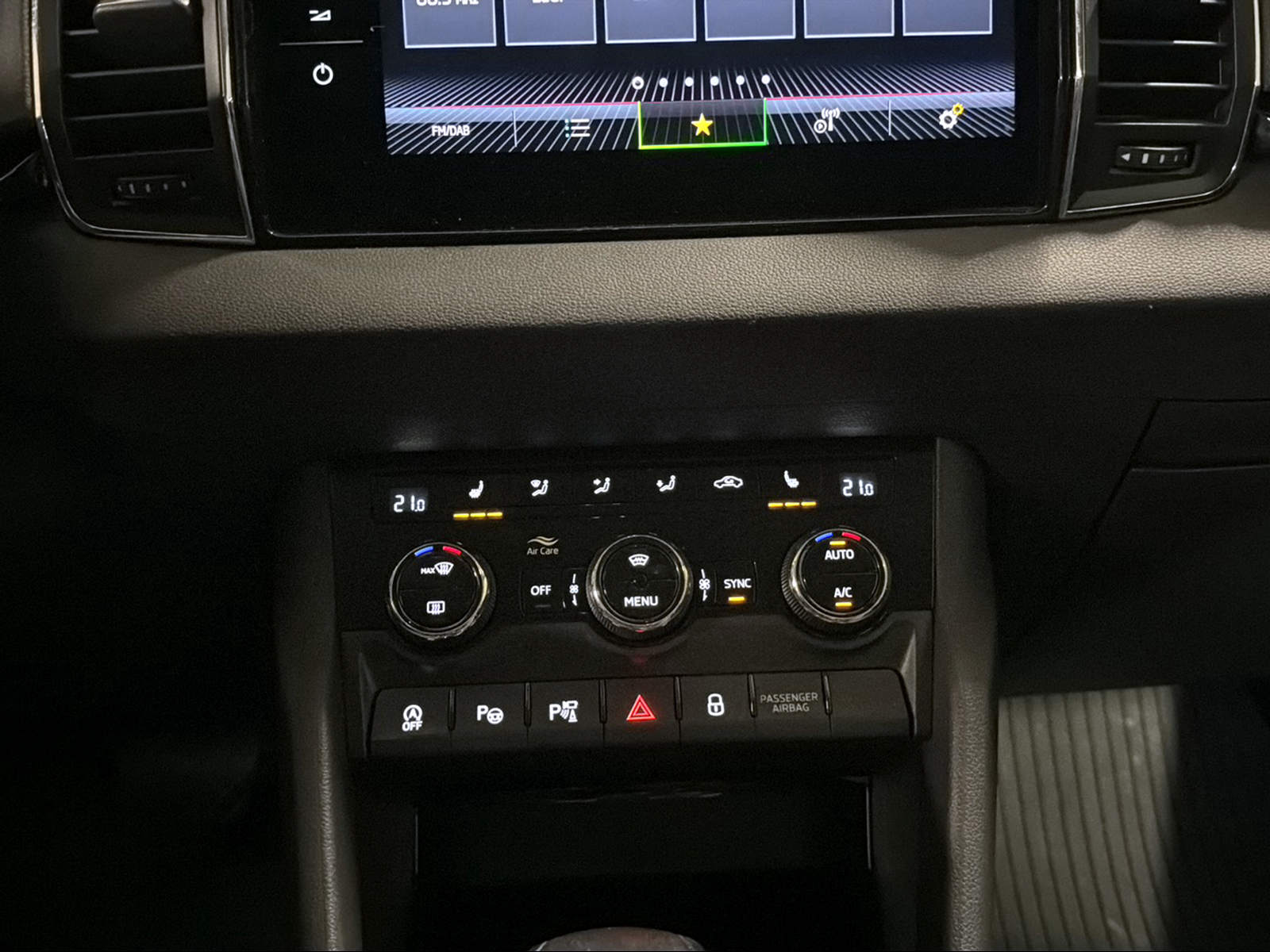 SKODA Karoq 2.0 TDI Style 4x4 DSG-image-15
