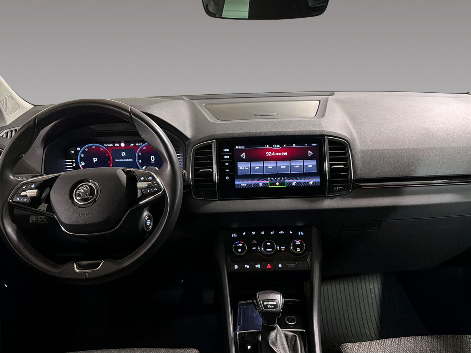 SKODA Karoq 2.0 TDI Style 4x4 DSG-image-11