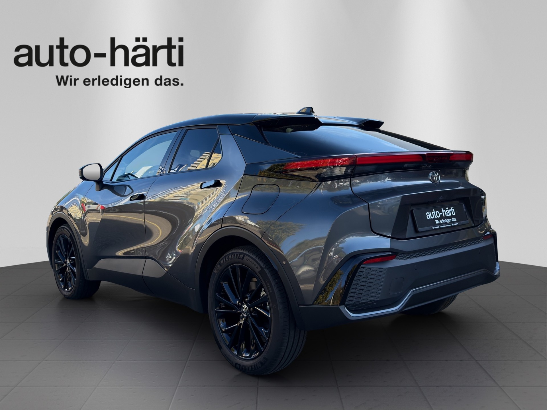 TOYOTA C-HR 2.0 PHEV GR Sport-image-2