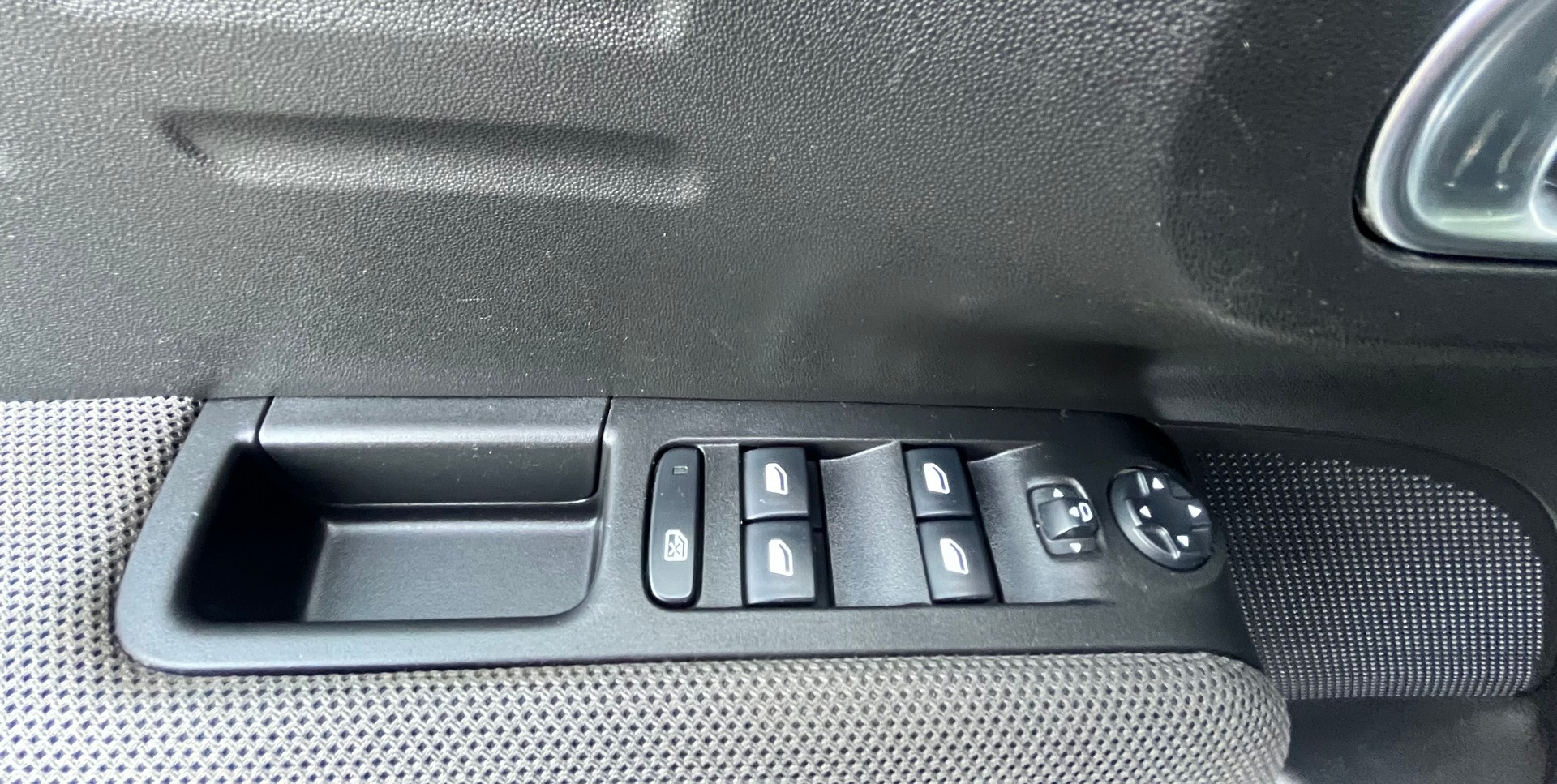 CITROEN C3 Aircross 1.2i PureTech Feel EAT-image-10