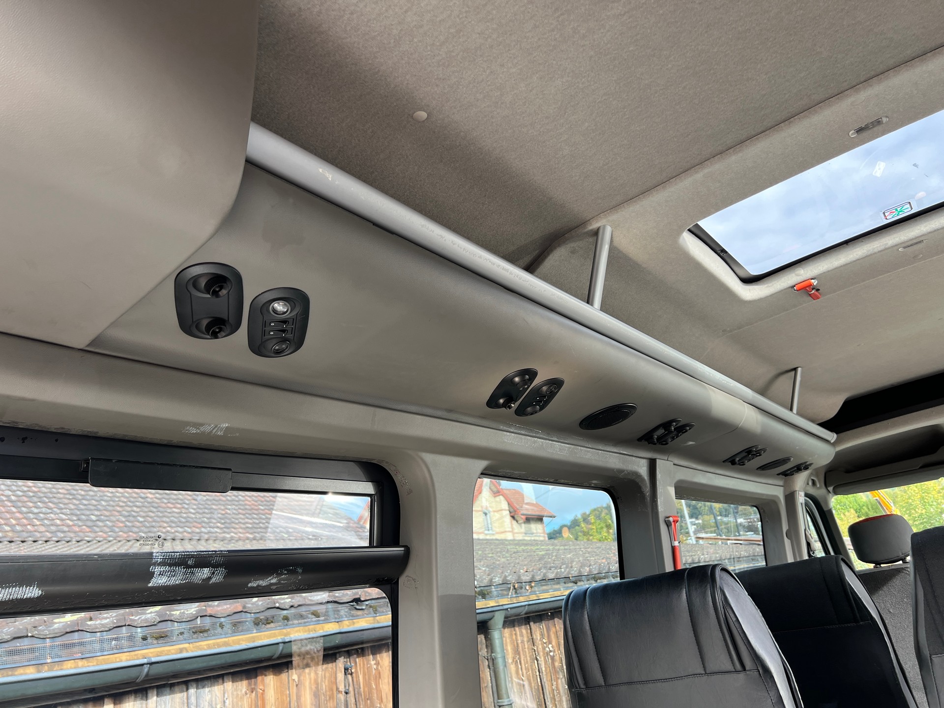 RENAULT Master 2.3dCi Bus 8 Plätze-image-12