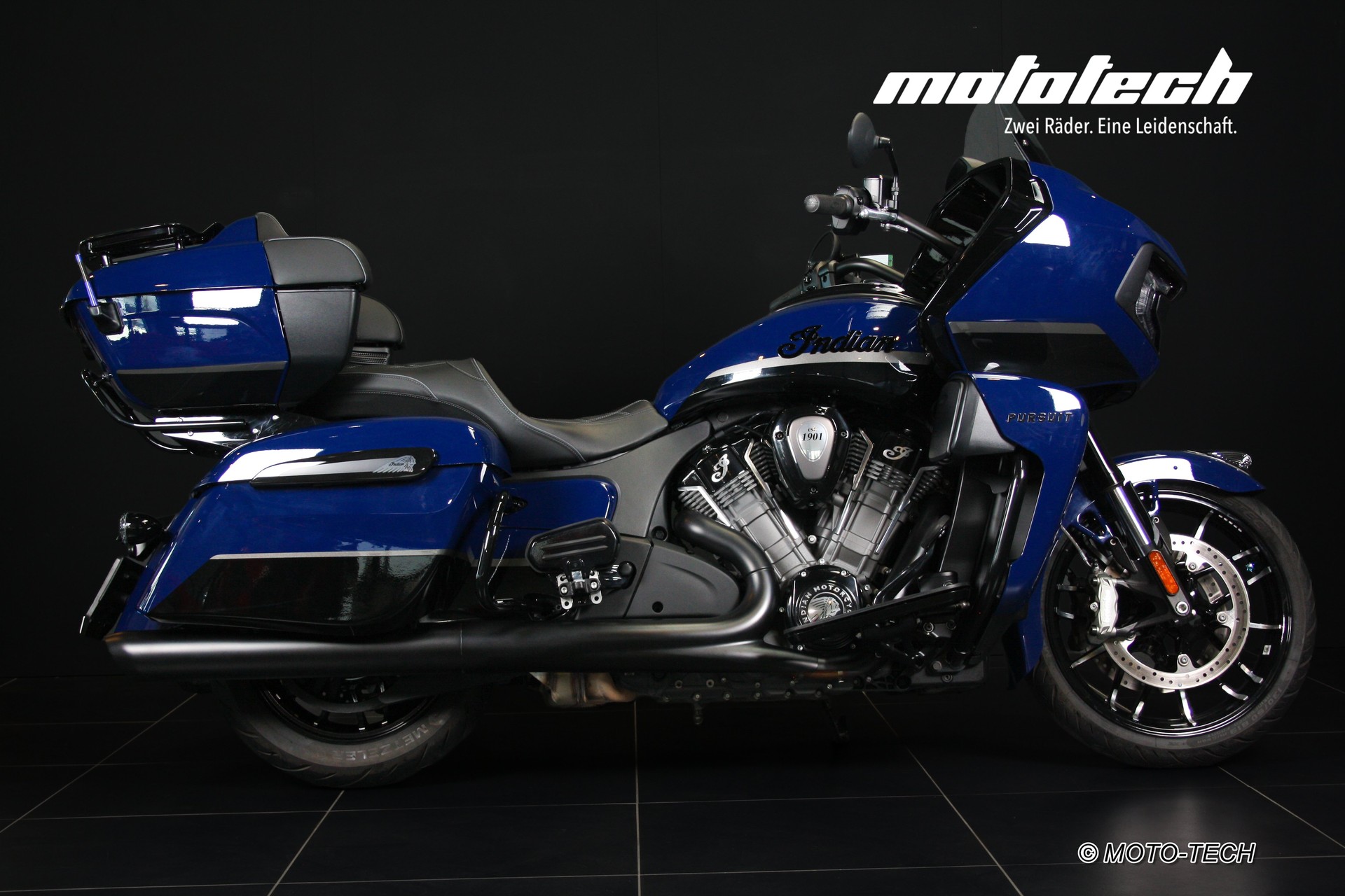 INDIAN Pursuit Dark Horse-showroom-element-1