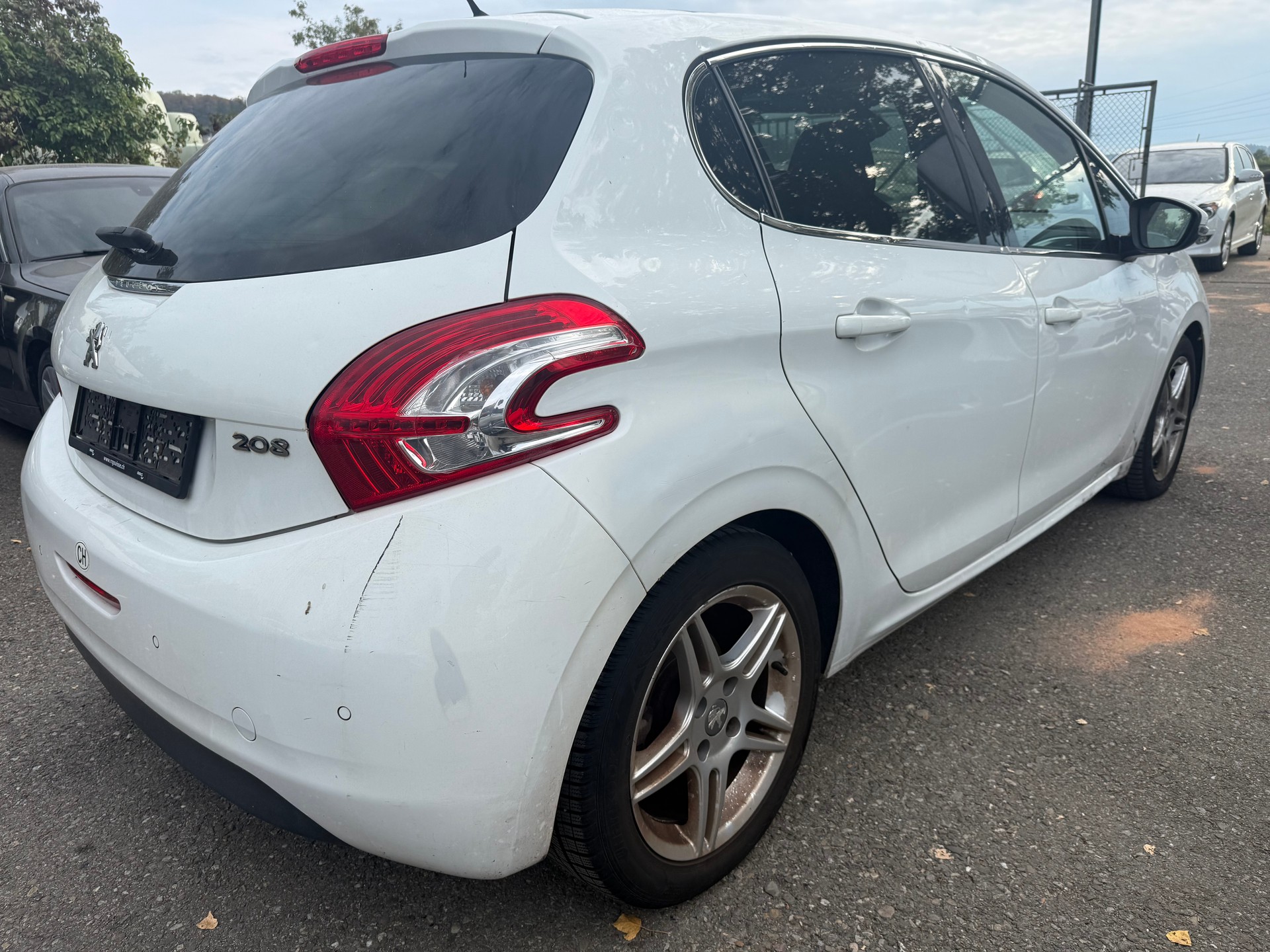 PEUGEOT 208 1.6 VTI Allure Automatik-image-6