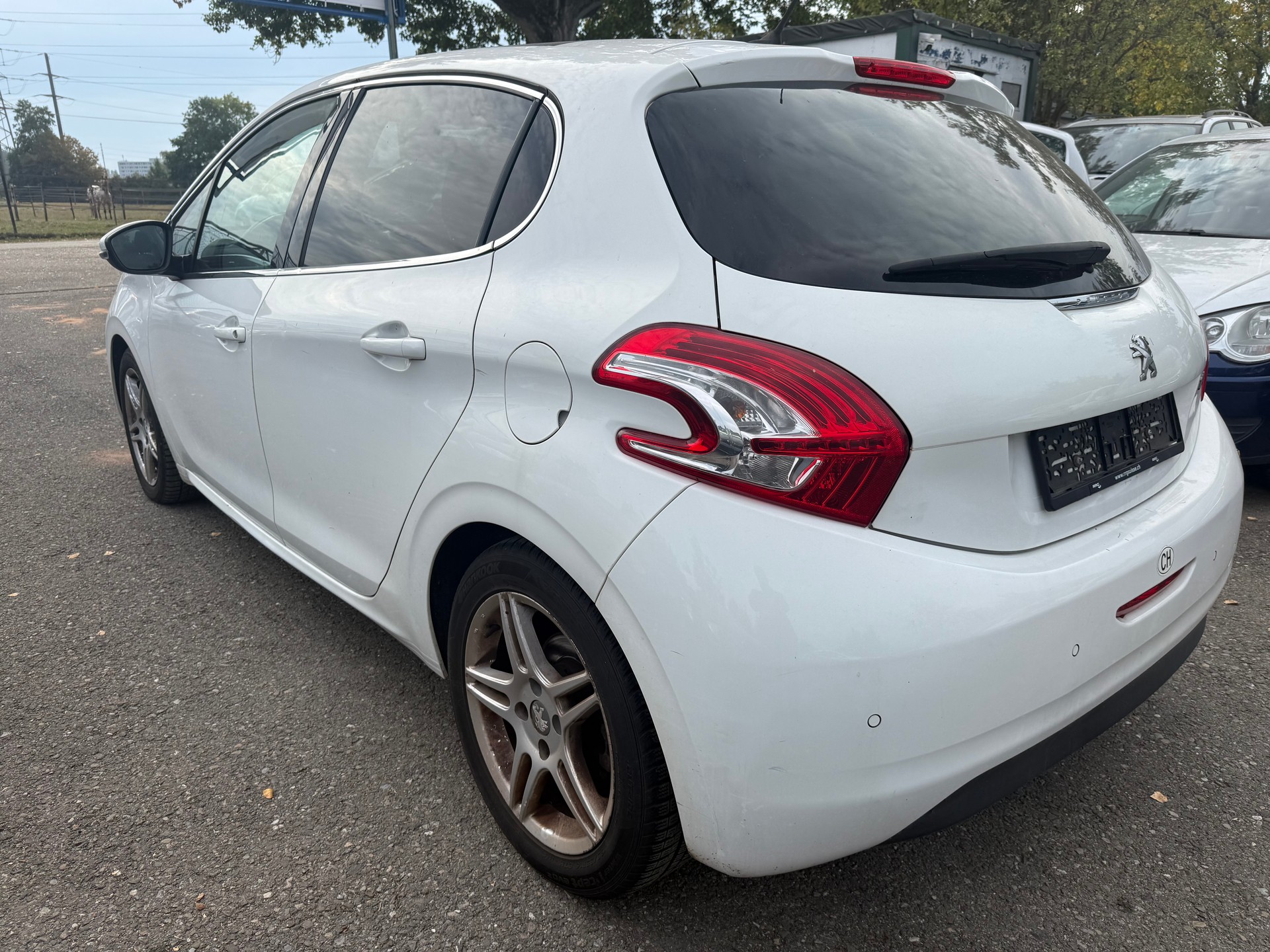 PEUGEOT 208 1.6 VTI Allure Automatik-image-3