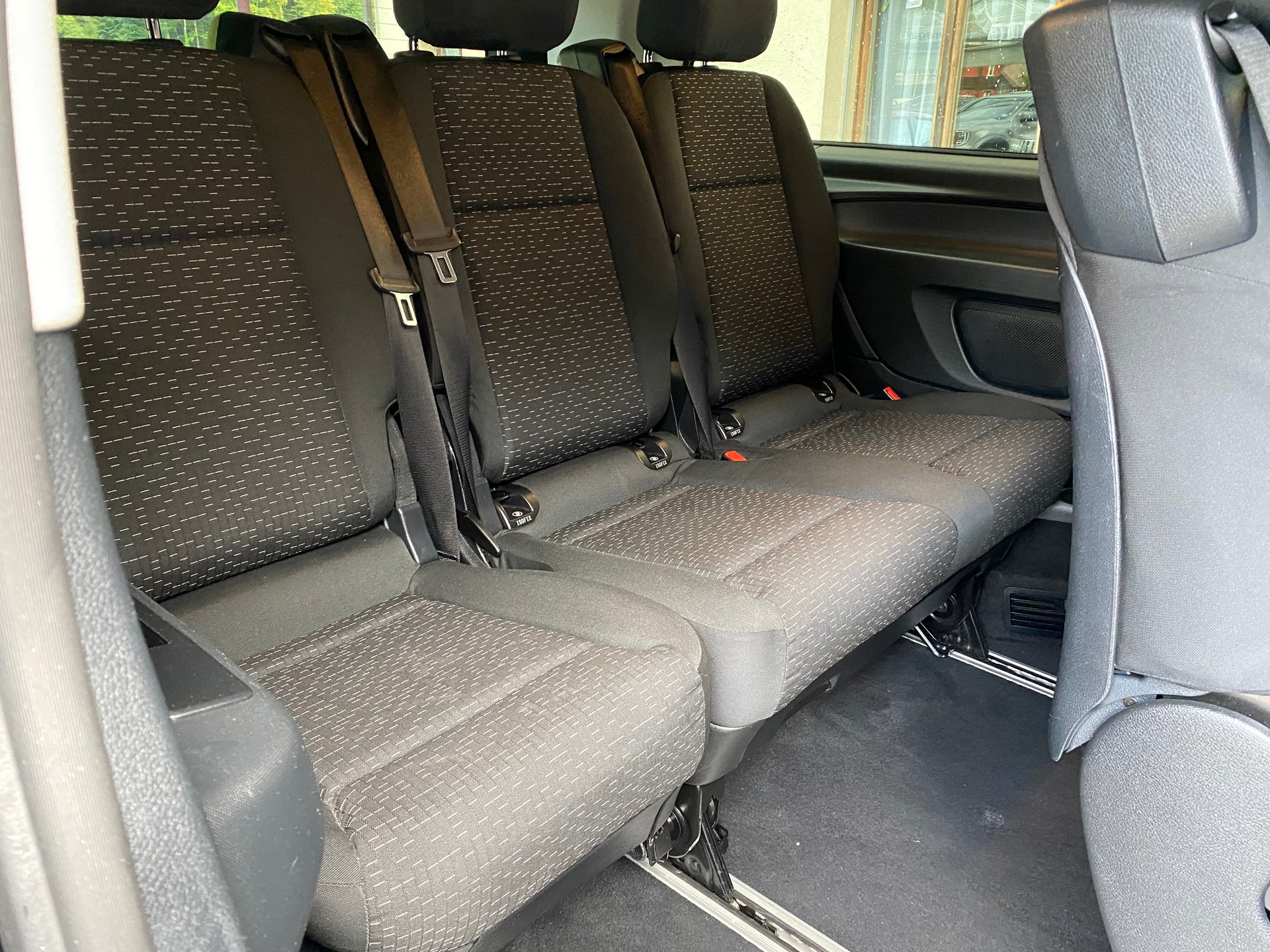 MERCEDES-BENZ Vito 116 CDI Lang Select Tourer 4Matic 9G-Tronic-image-9