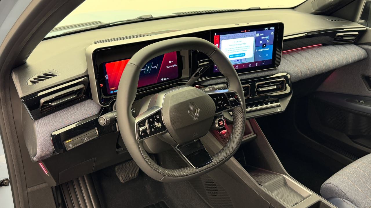 RENAULT R4 E-Tech Comfort Range 52 kWh Techno-image-6