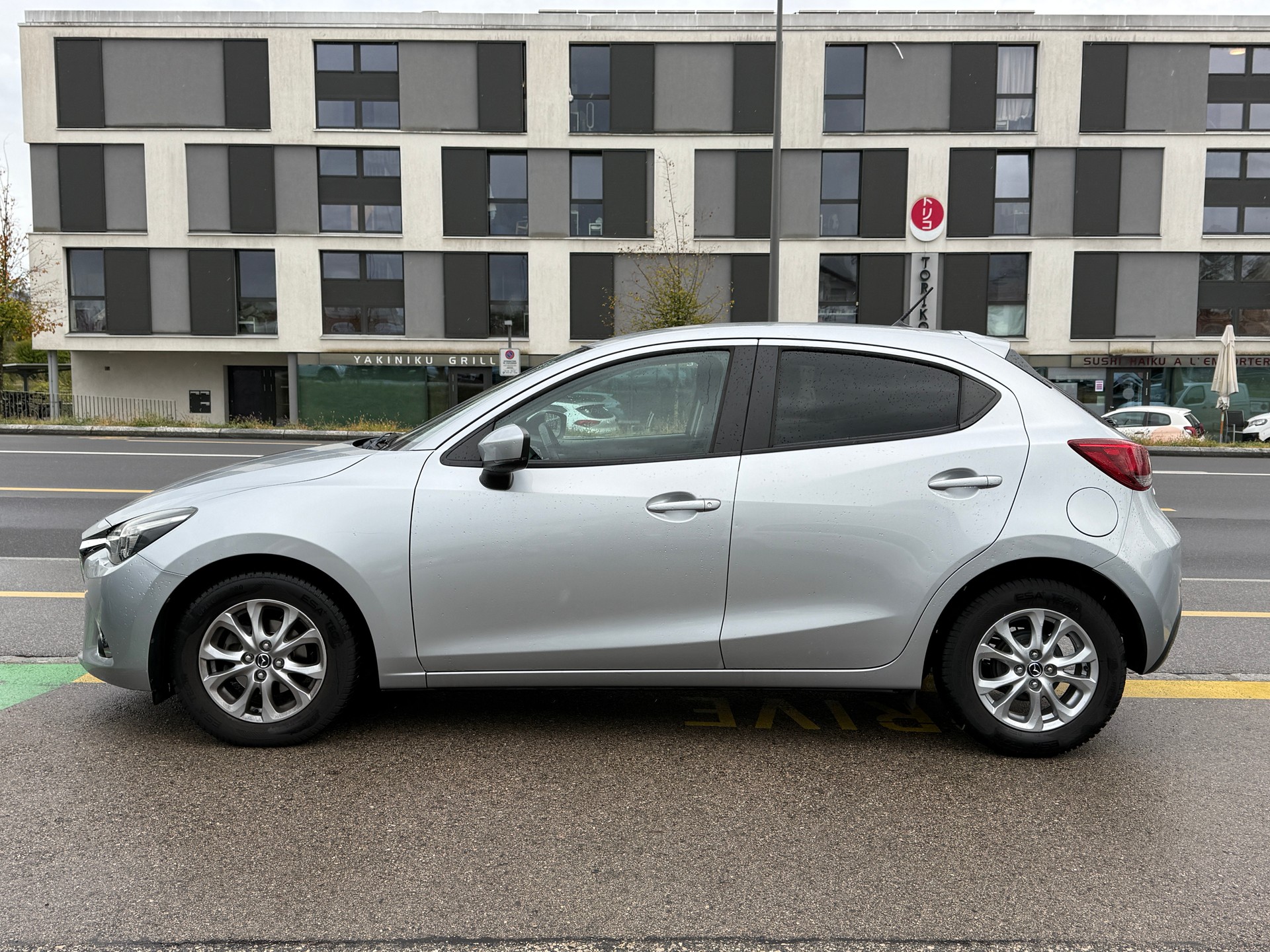 MAZDA 2 SKYACTIV-G 90 Ambition Plus Automat-image-5