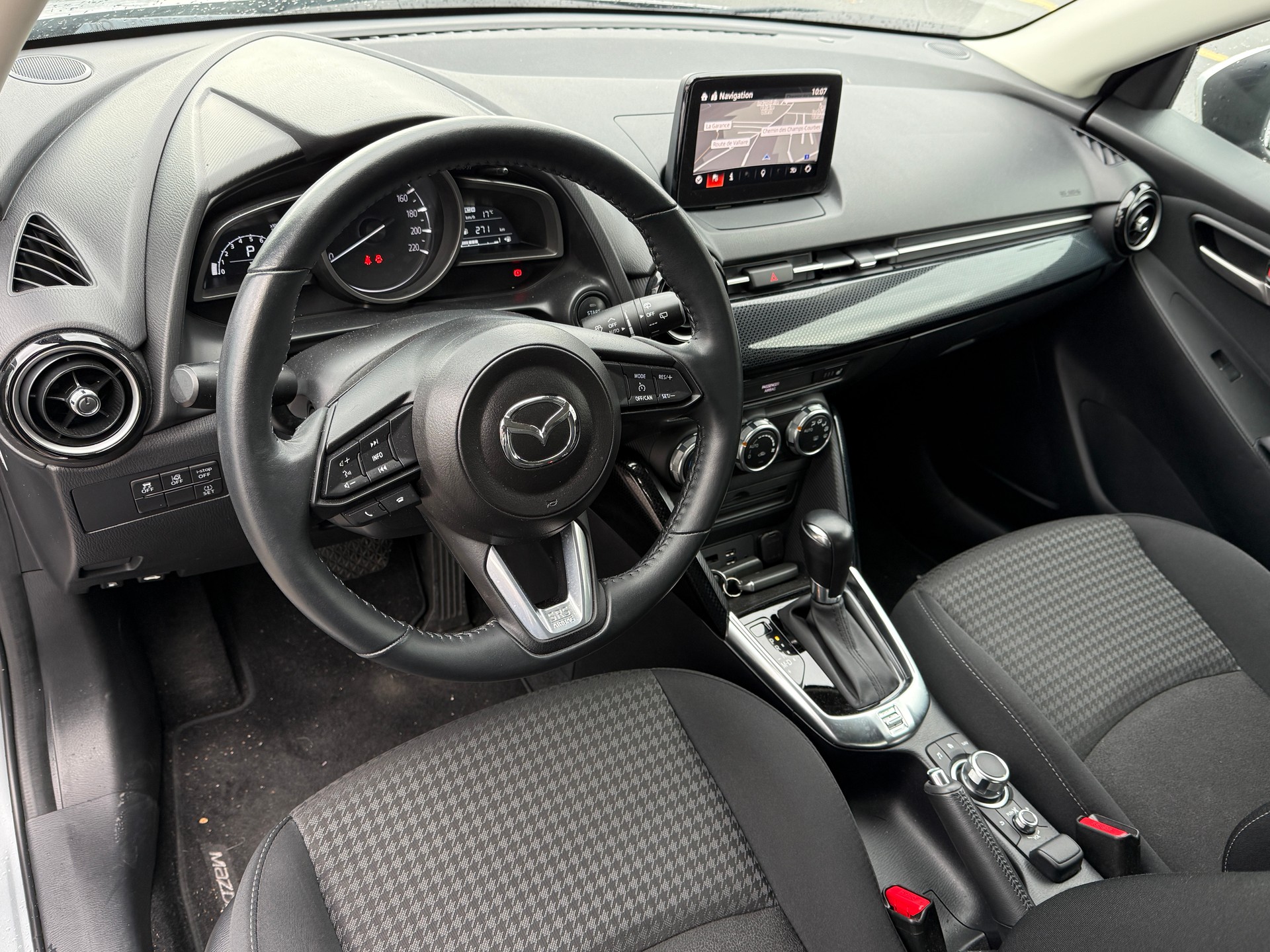 MAZDA 2 SKYACTIV-G 90 Ambition Plus Automat-image-11