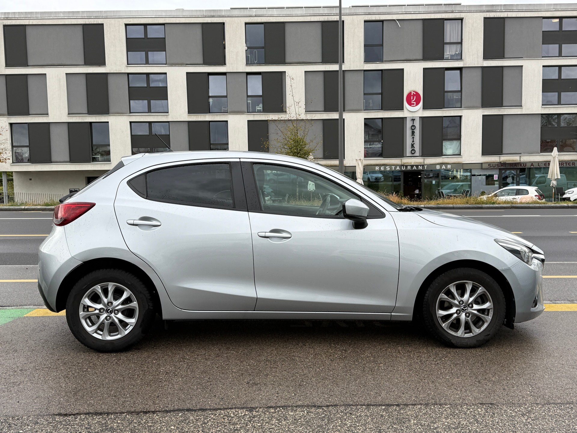 MAZDA 2 SKYACTIV-G 90 Ambition Plus Automat-image-6
