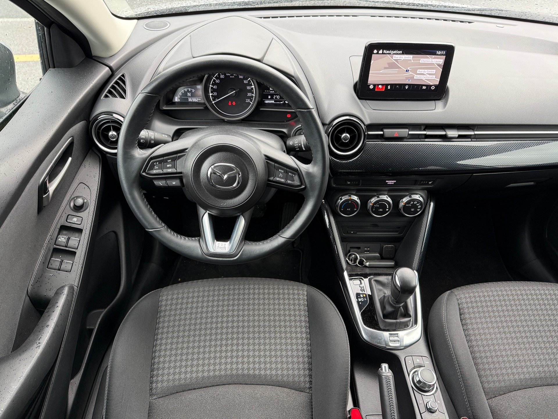 MAZDA 2 SKYACTIV-G 90 Ambition Plus Automat-image-12