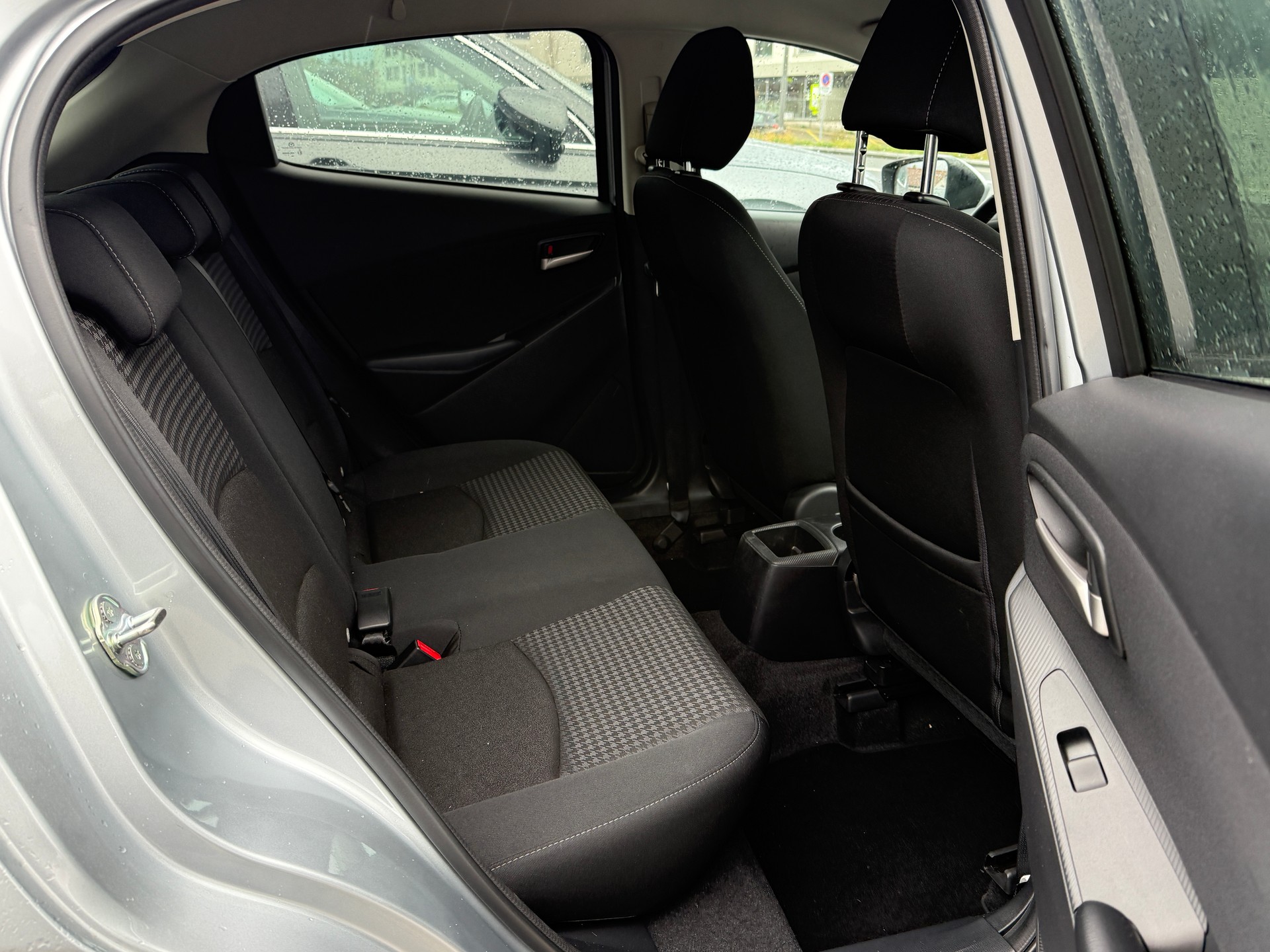 MAZDA 2 SKYACTIV-G 90 Ambition Plus Automat-image-25