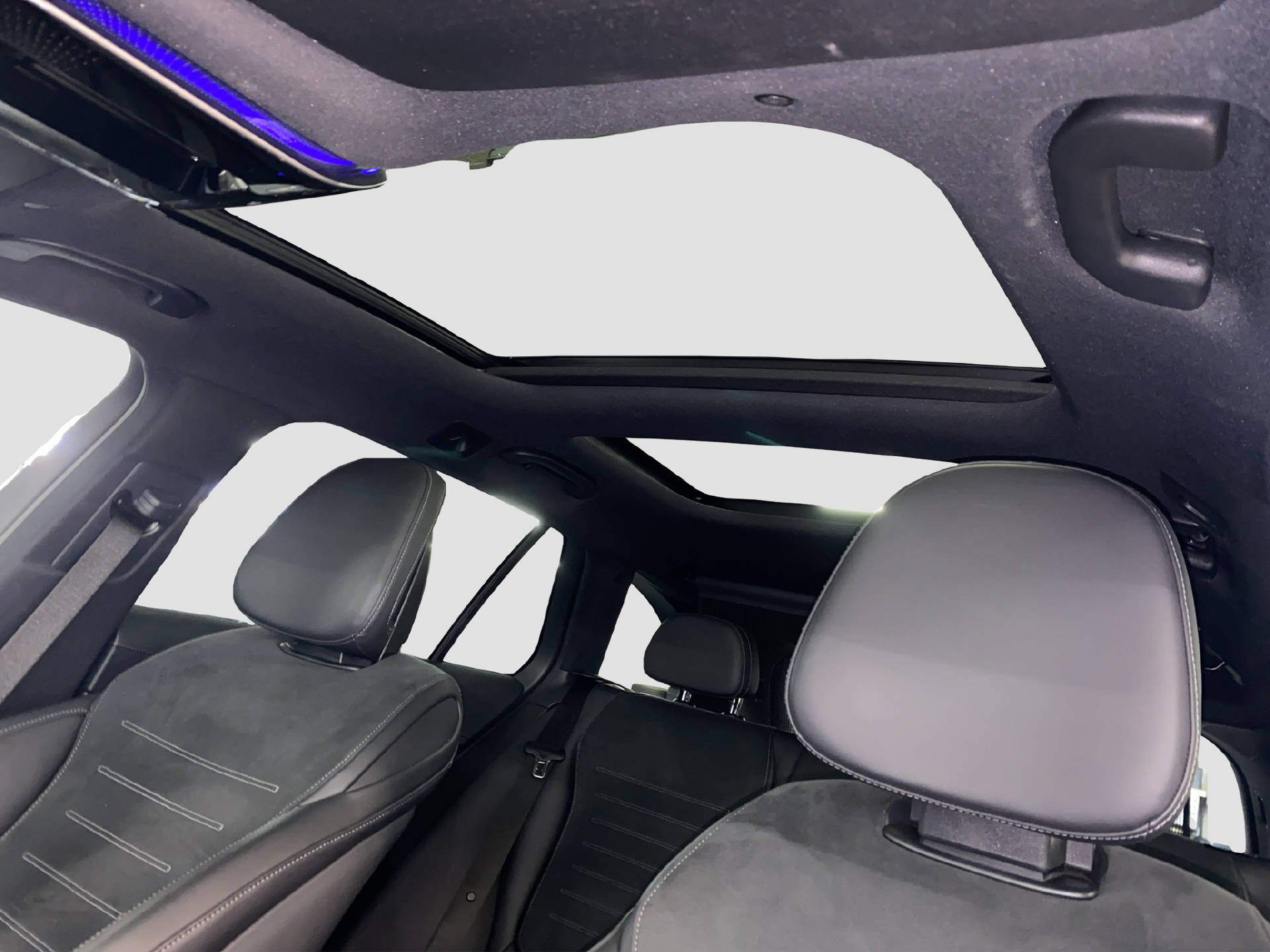 MERCEDES-BENZ C 220 d AMG Line Kombi-image-9