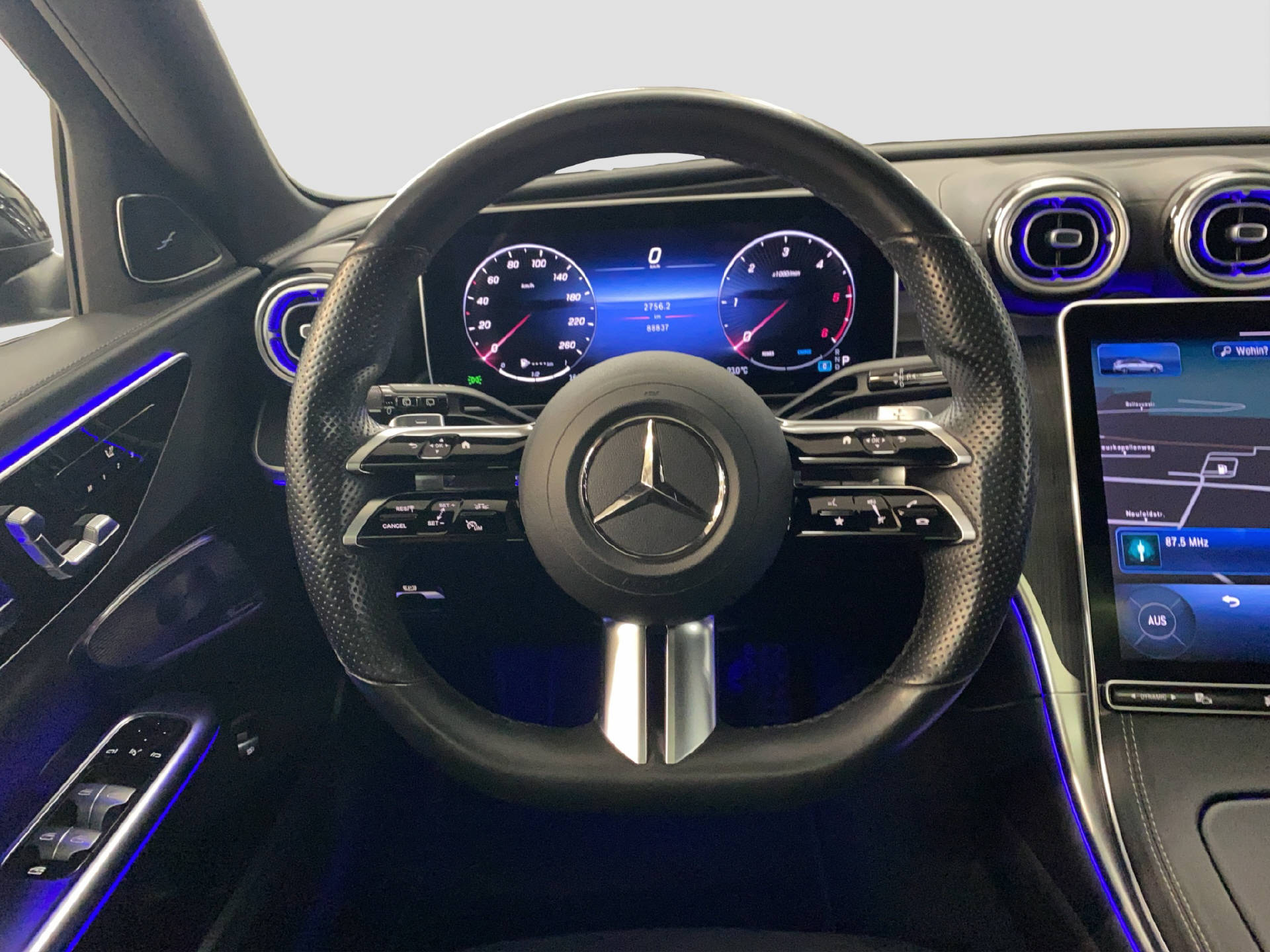 MERCEDES-BENZ C 220 d AMG Line Kombi-image-8