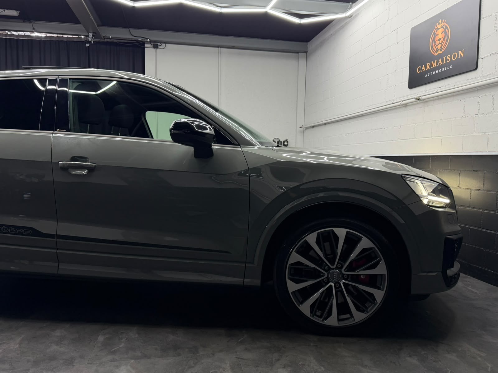 AUDI SQ2 TFSI quattro S-tronic | CH-Auto | Gratis-Service | Panorama Dach | ACC | Rückfahrkamera | Ambiente-image-9