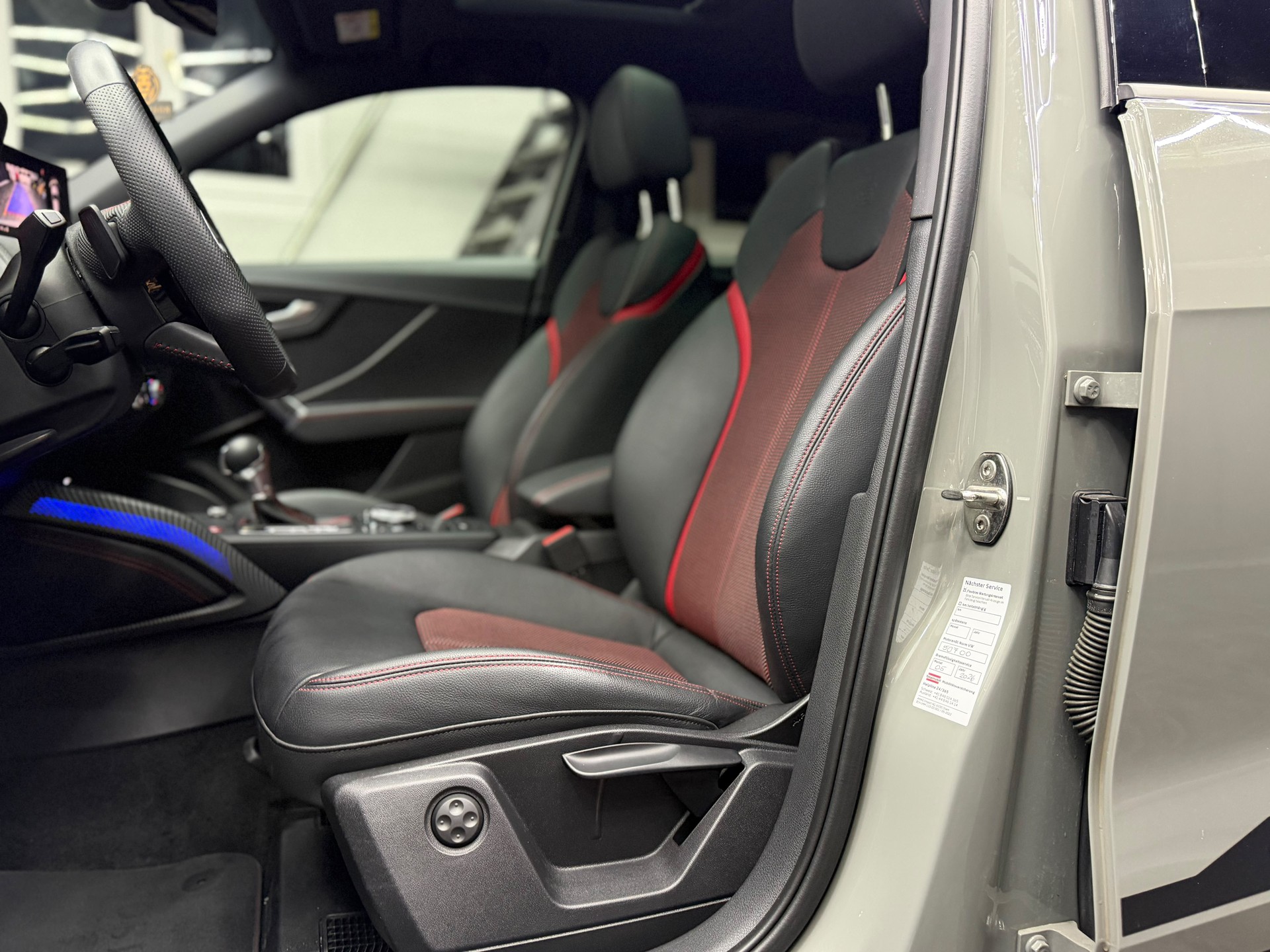 AUDI SQ2 TFSI quattro S-tronic | CH-Auto | Gratis-Service | Panorama Dach | ACC | Rückfahrkamera | Ambiente-image-20