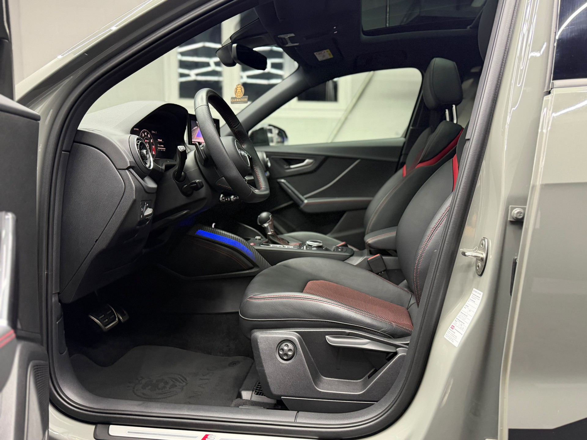 AUDI SQ2 TFSI quattro S-tronic | CH-Auto | Gratis-Service | Panorama Dach | ACC | Rückfahrkamera | Ambiente-image-12